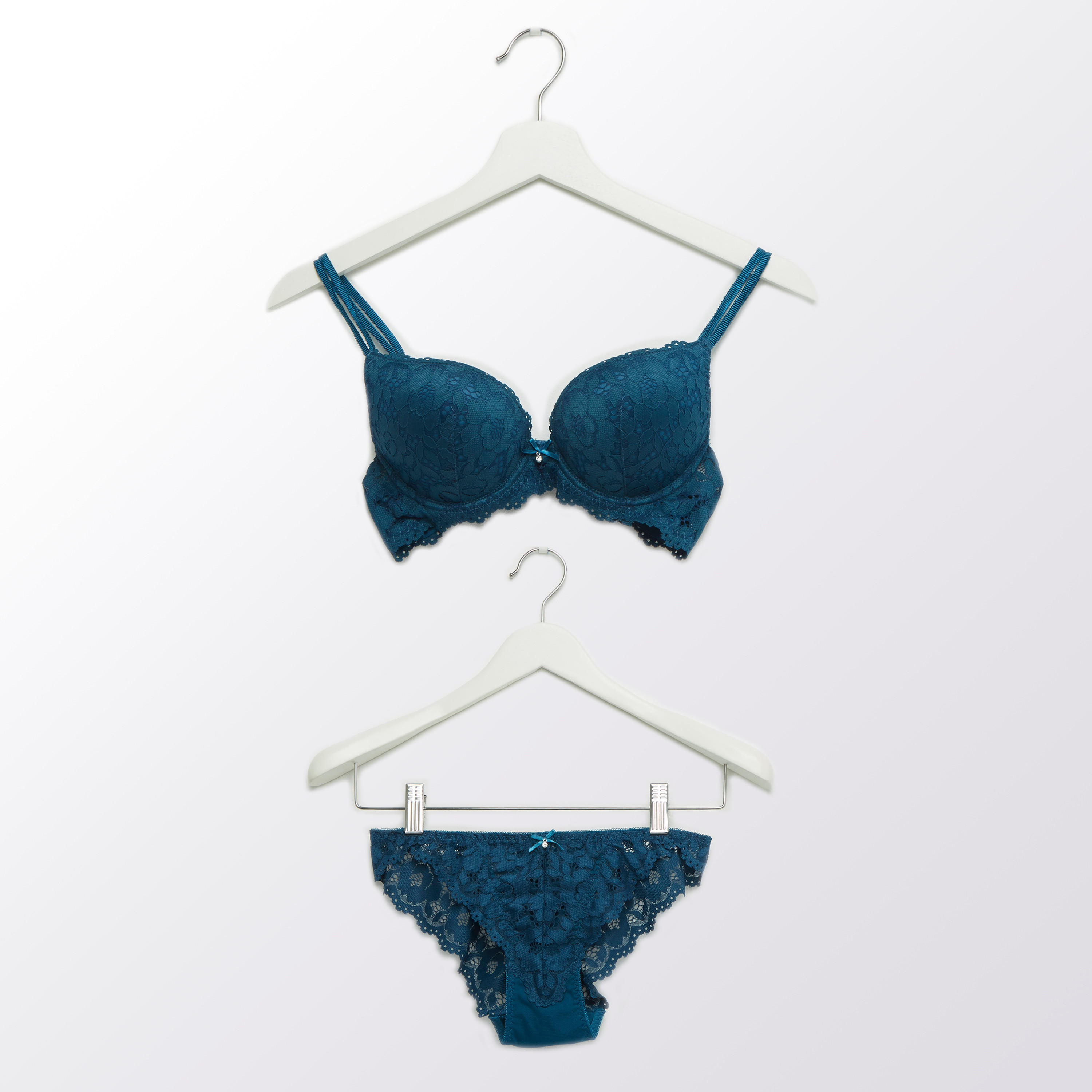 طقم سراويل داخلية وصدريّة مبطّنة بتفاصيل دانتيل-women-clothing-lingerie-lingeriesets-image-1