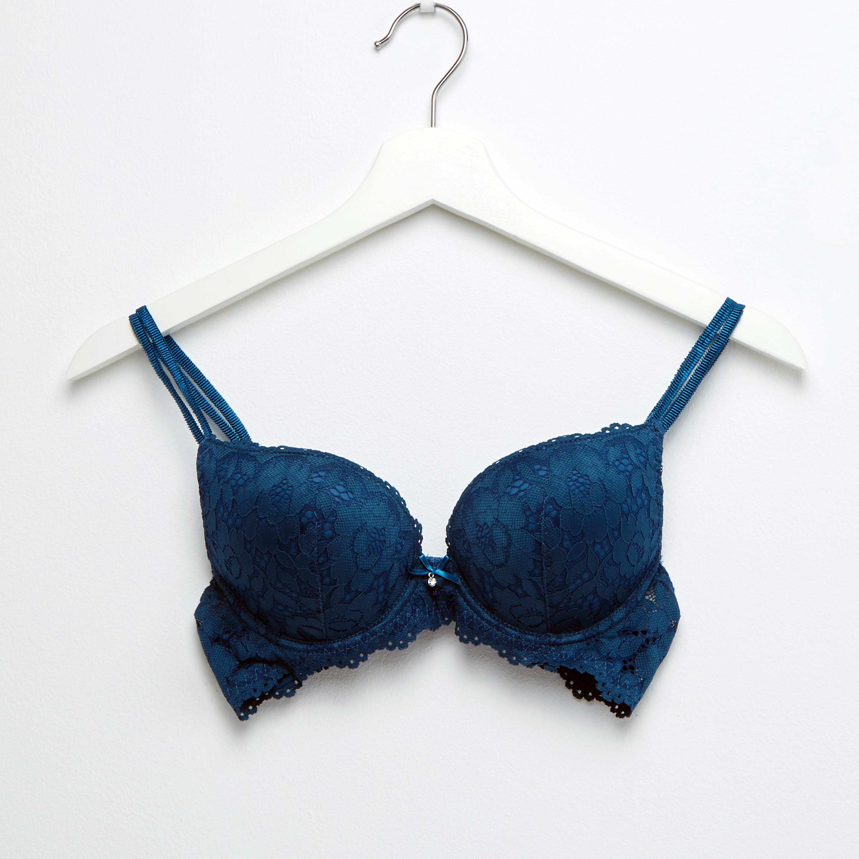 طقم سراويل داخلية وصدريّة مبطّنة بتفاصيل دانتيل-women-clothing-lingerie-lingeriesets-image-2