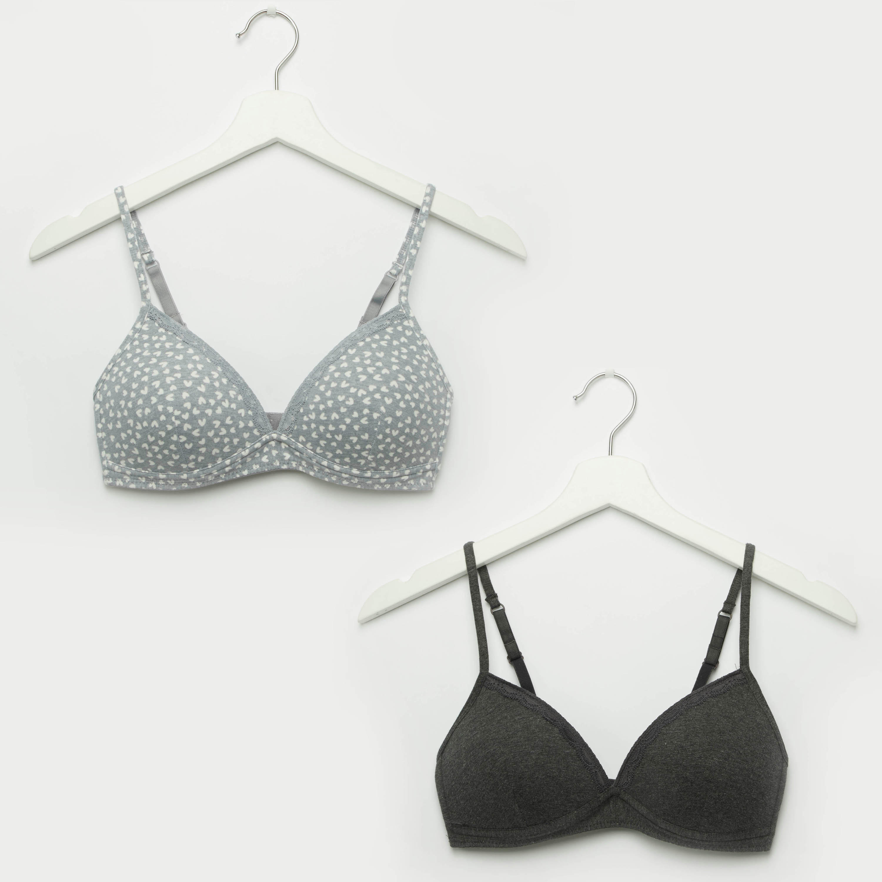 صدريّة تيشيرت ببطانة خفيفة وحمّالات قابلة للتعديل - طقم من قطعتين متنوعتين-women-clothing-lingerie-bras-image-5