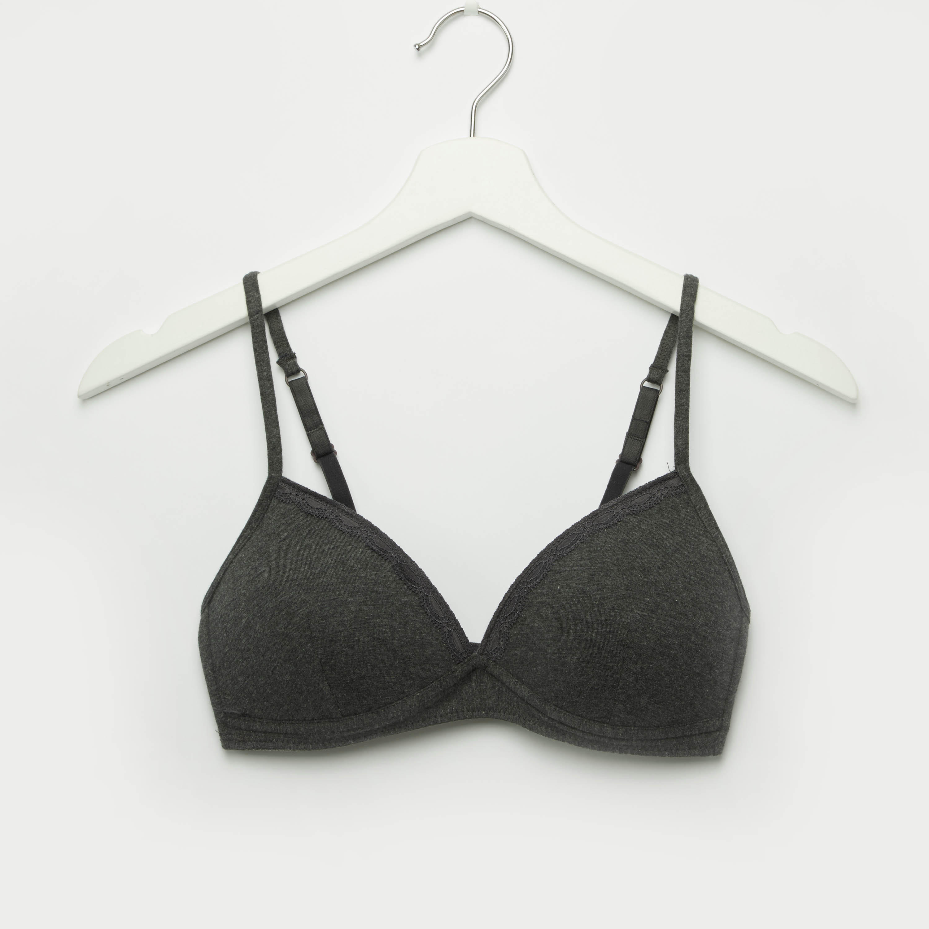 صدريّة تيشيرت ببطانة خفيفة وحمّالات قابلة للتعديل - طقم من قطعتين متنوعتين-women-clothing-lingerie-bras-image-2