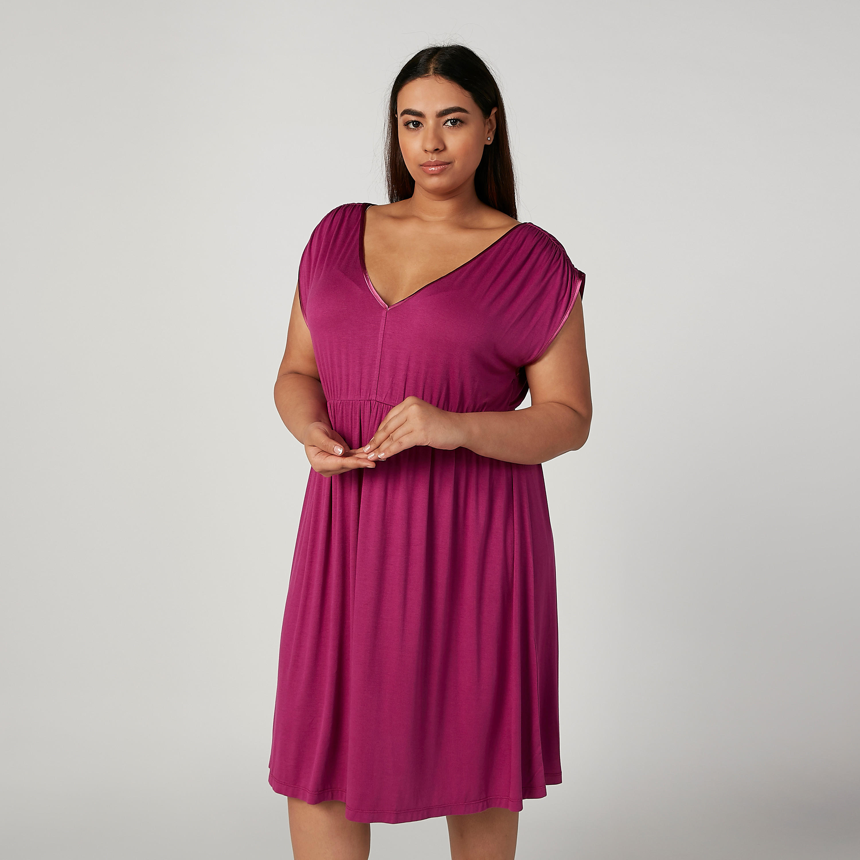 فستان سادة متوسط الطول بياقة V وأكمام متصلة-women-clothing-nightwear-nighties-image-1