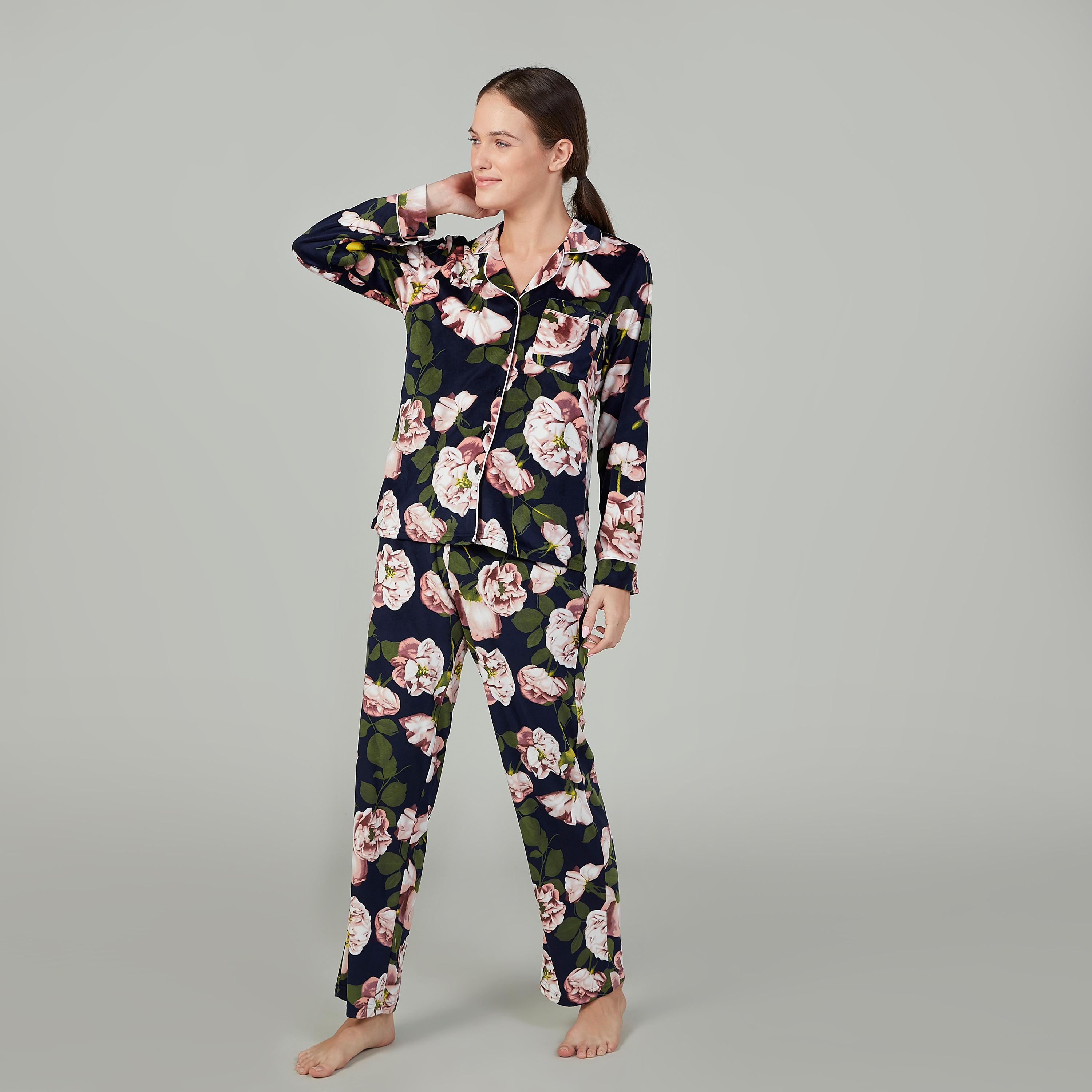 طقم بنطلون بيجاما طويل وقميص بأكمام طويلة وطبعات-women-clothing-nightwear-pyjamas-longsets-image-1