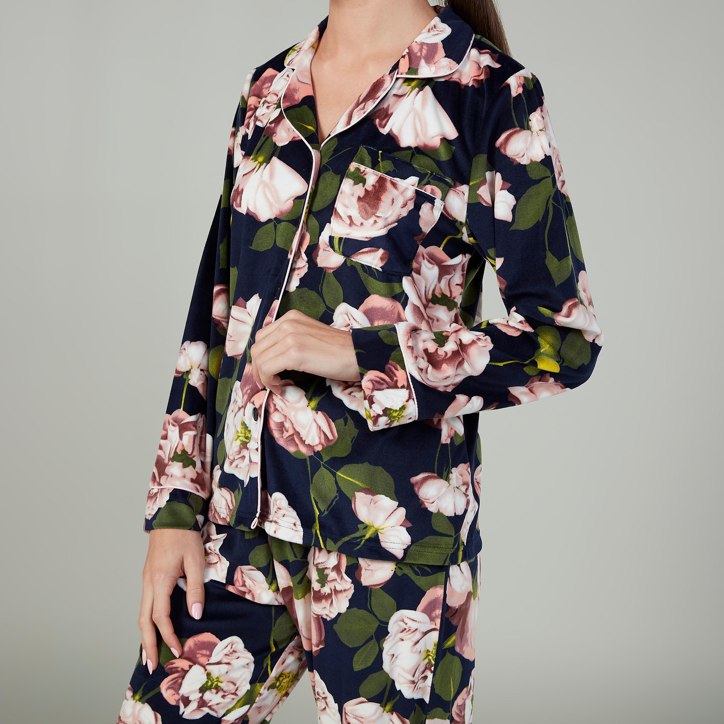 طقم بنطلون بيجاما طويل وقميص بأكمام طويلة وطبعات-women-clothing-nightwear-pyjamas-longsets-image-3
