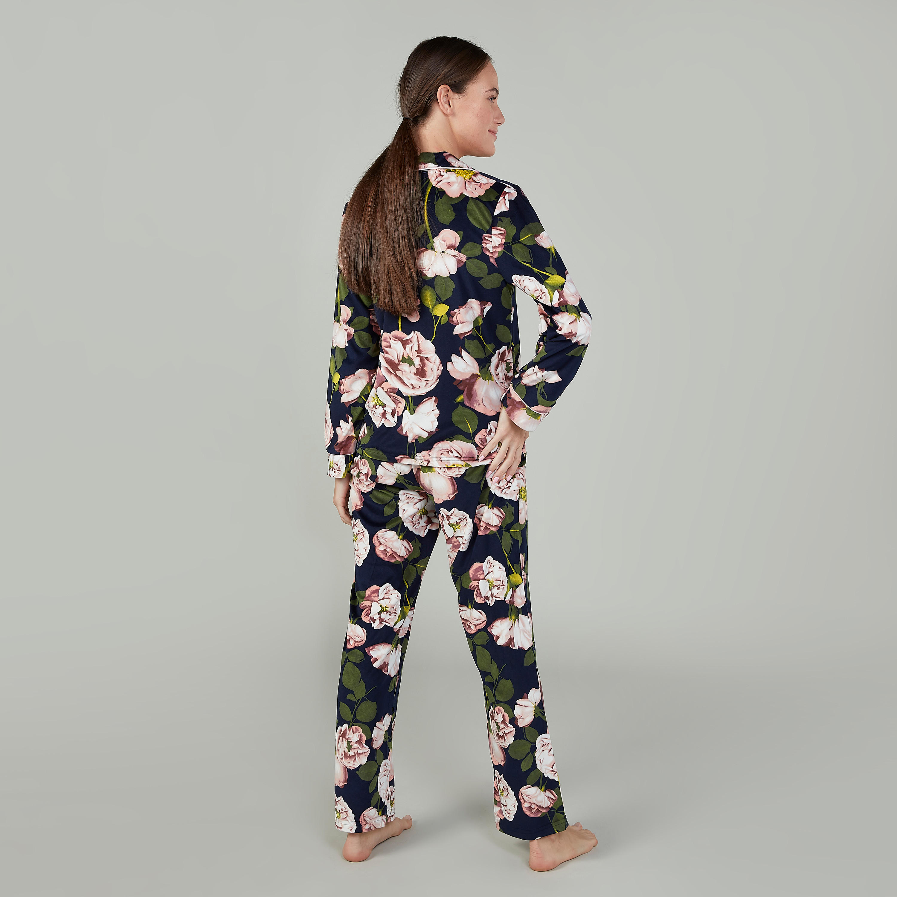 طقم بنطلون بيجاما طويل وقميص بأكمام طويلة وطبعات-women-clothing-nightwear-pyjamas-longsets-image-4