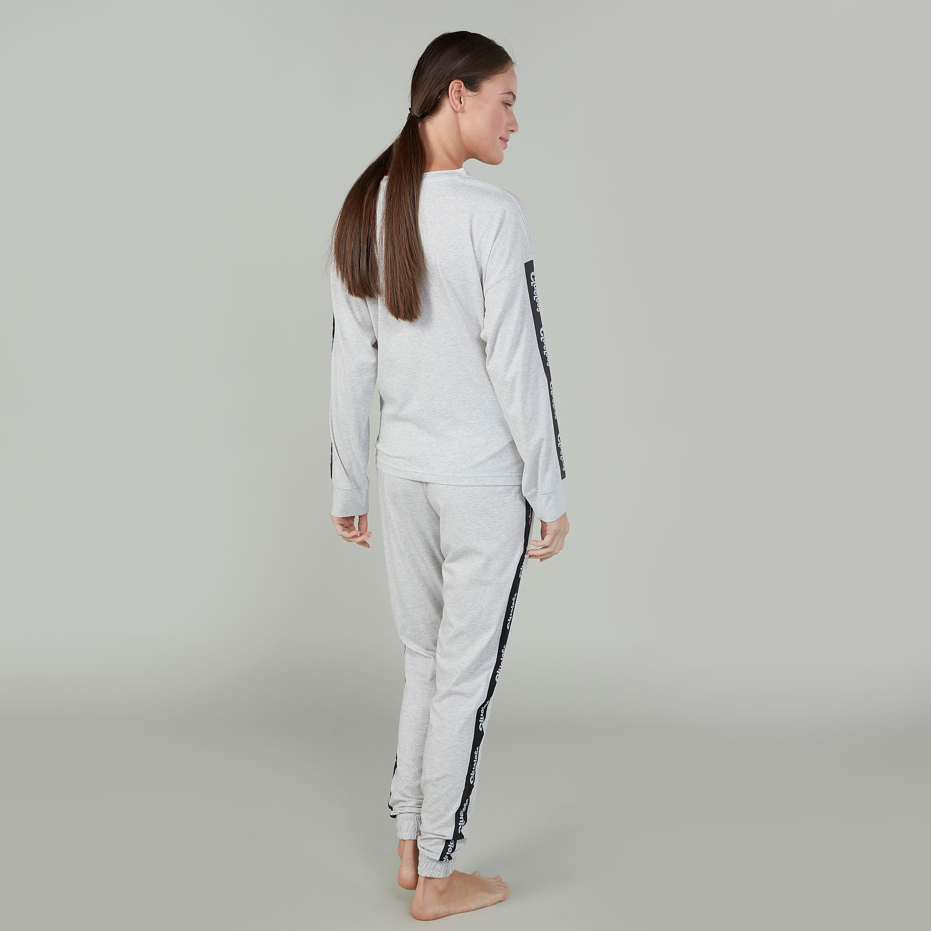 طقم مستدام من بنطلون رياضي وتيشيرت بأكمام طويلة وطبعات-women-clothing-nightwear-pyjamas-longsets-image-2