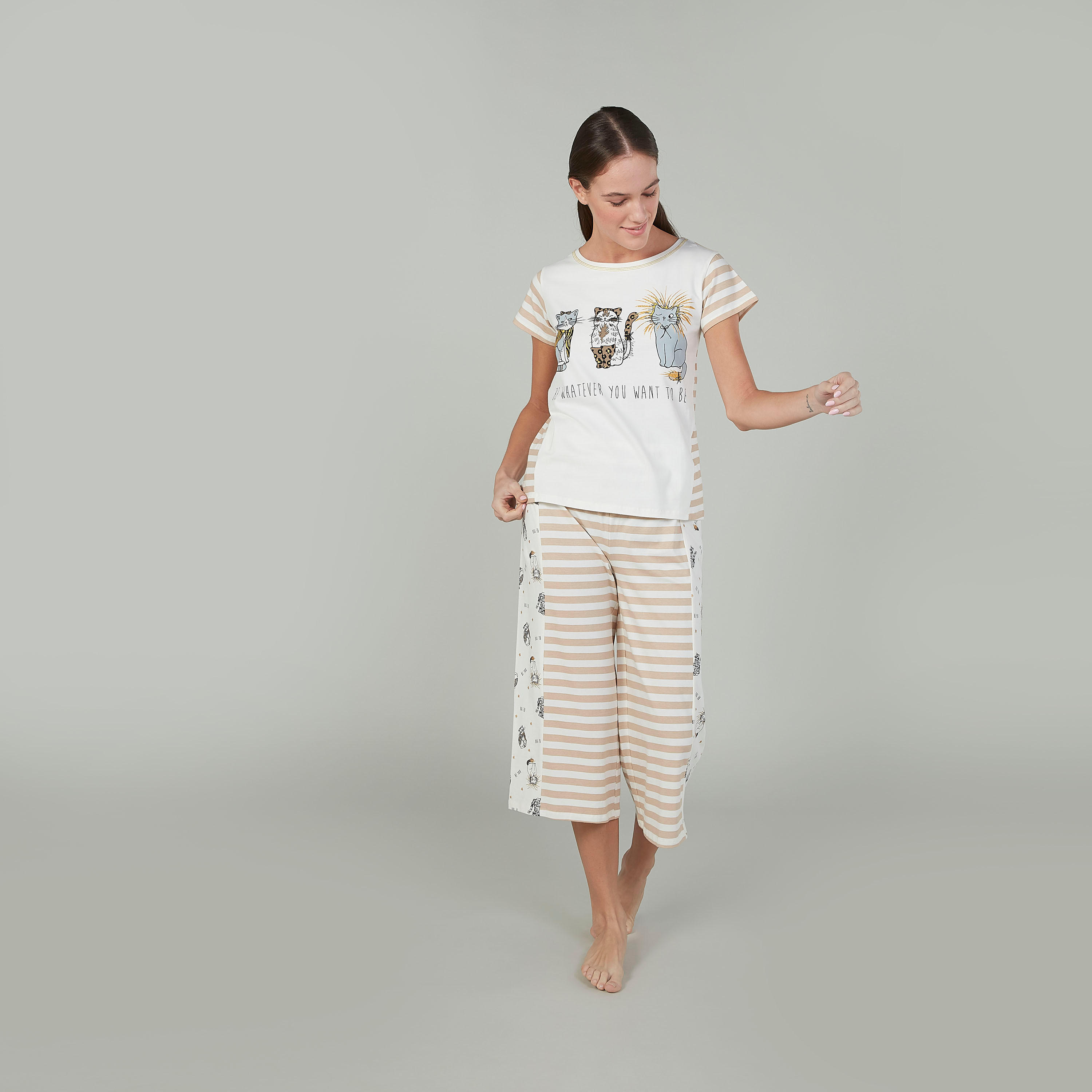 Sustainable Printed Round Neck T-shirt with Capris-women-clothing-nightwear-pyjamas-longsets-image-2