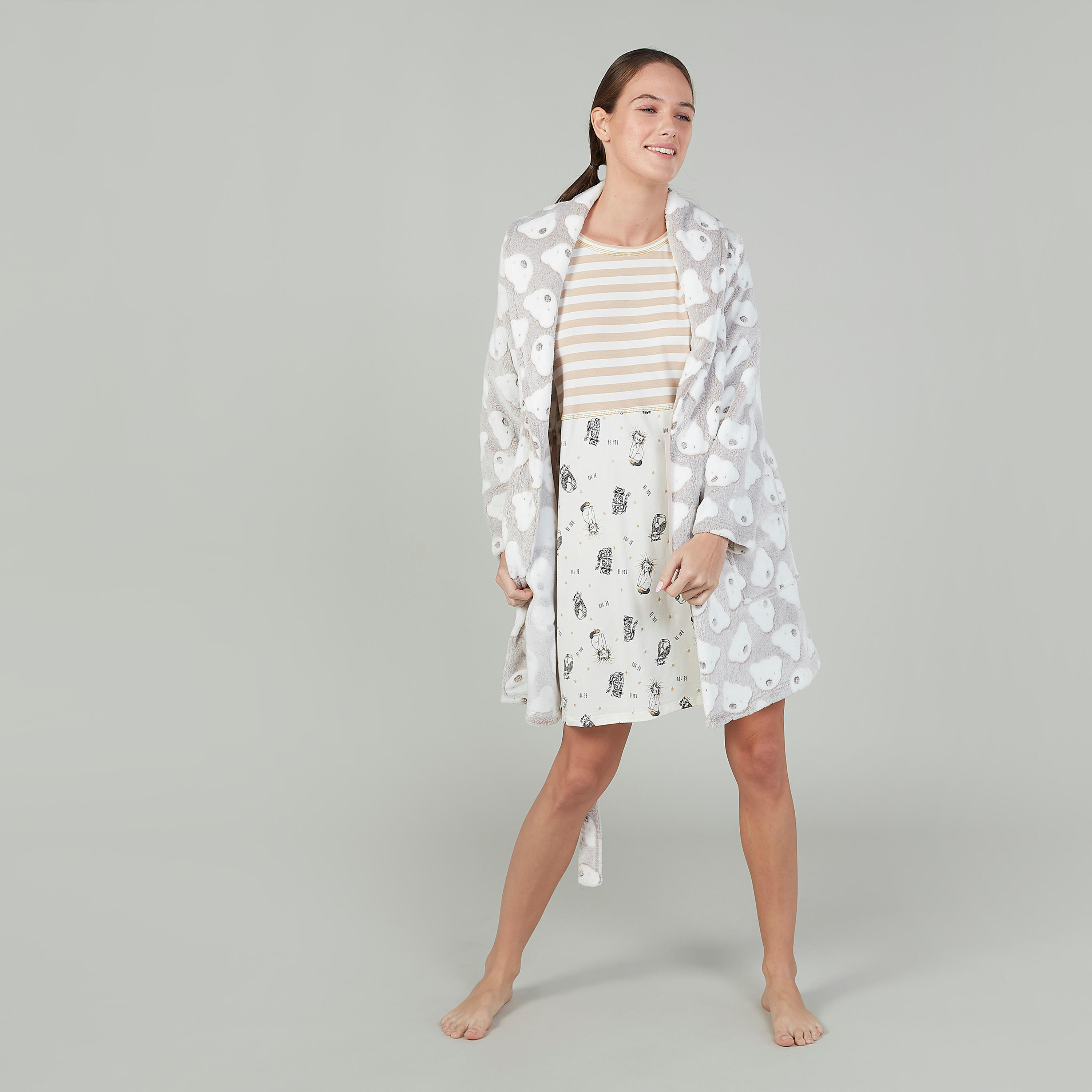 فستان نوم مستدام بياقة مستديرة وأكمام كشكشة مع طبعات -women-clothing-nightwear-nighties-image-2