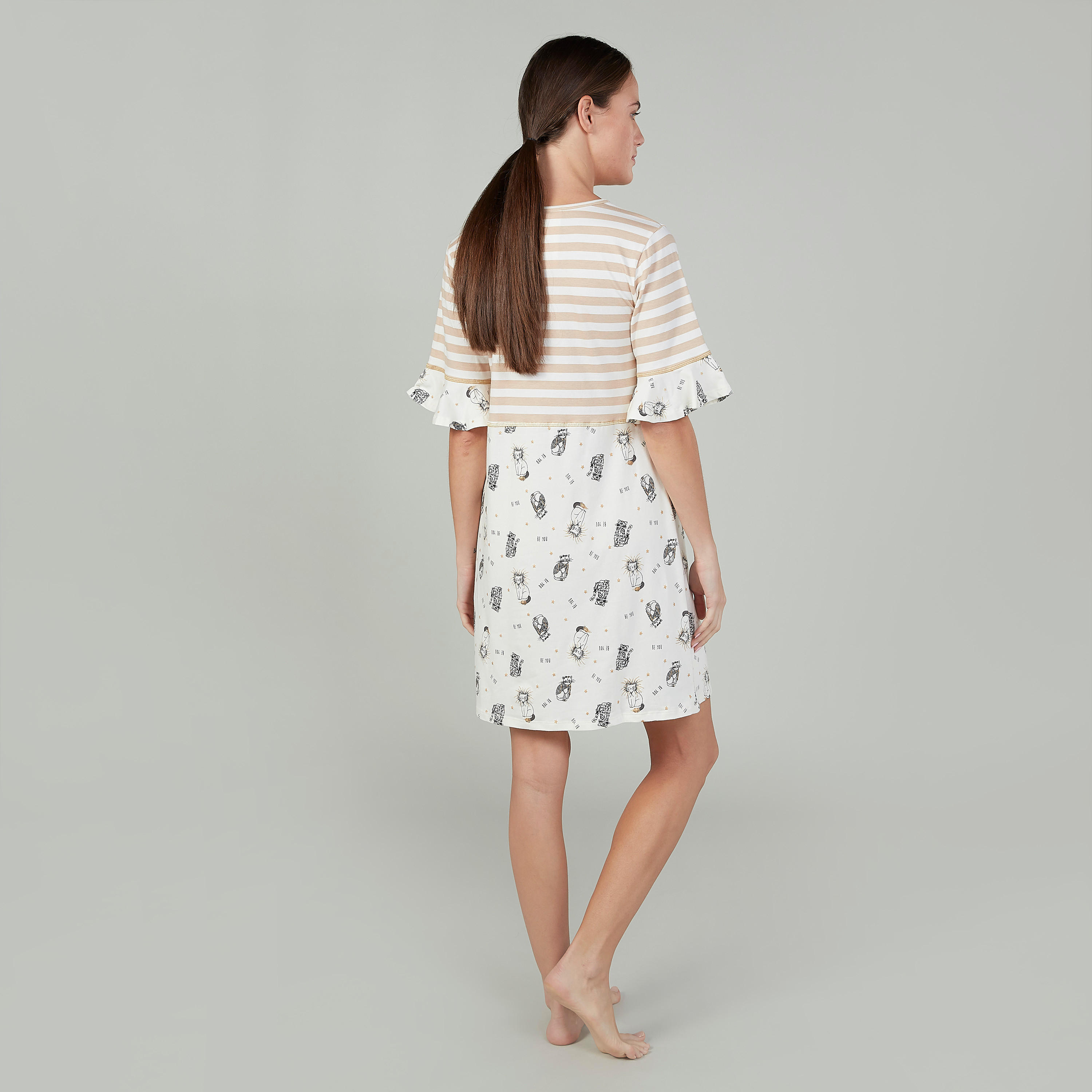 فستان نوم مستدام بياقة مستديرة وأكمام كشكشة مع طبعات -women-clothing-nightwear-nighties-image-4