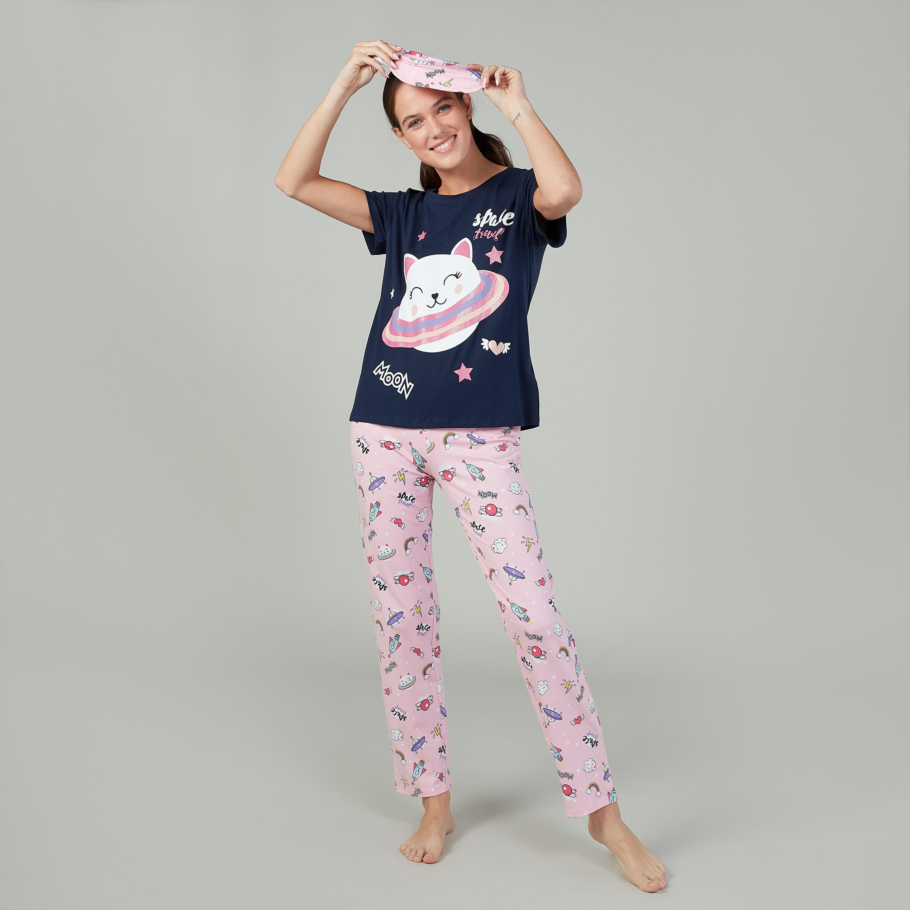 طقم مستدام من بنطلون بيجاما طويل وتيشيرت بياقة مستديرة وطبعات -women-clothing-nightwear-pyjamas-longsets-image-2