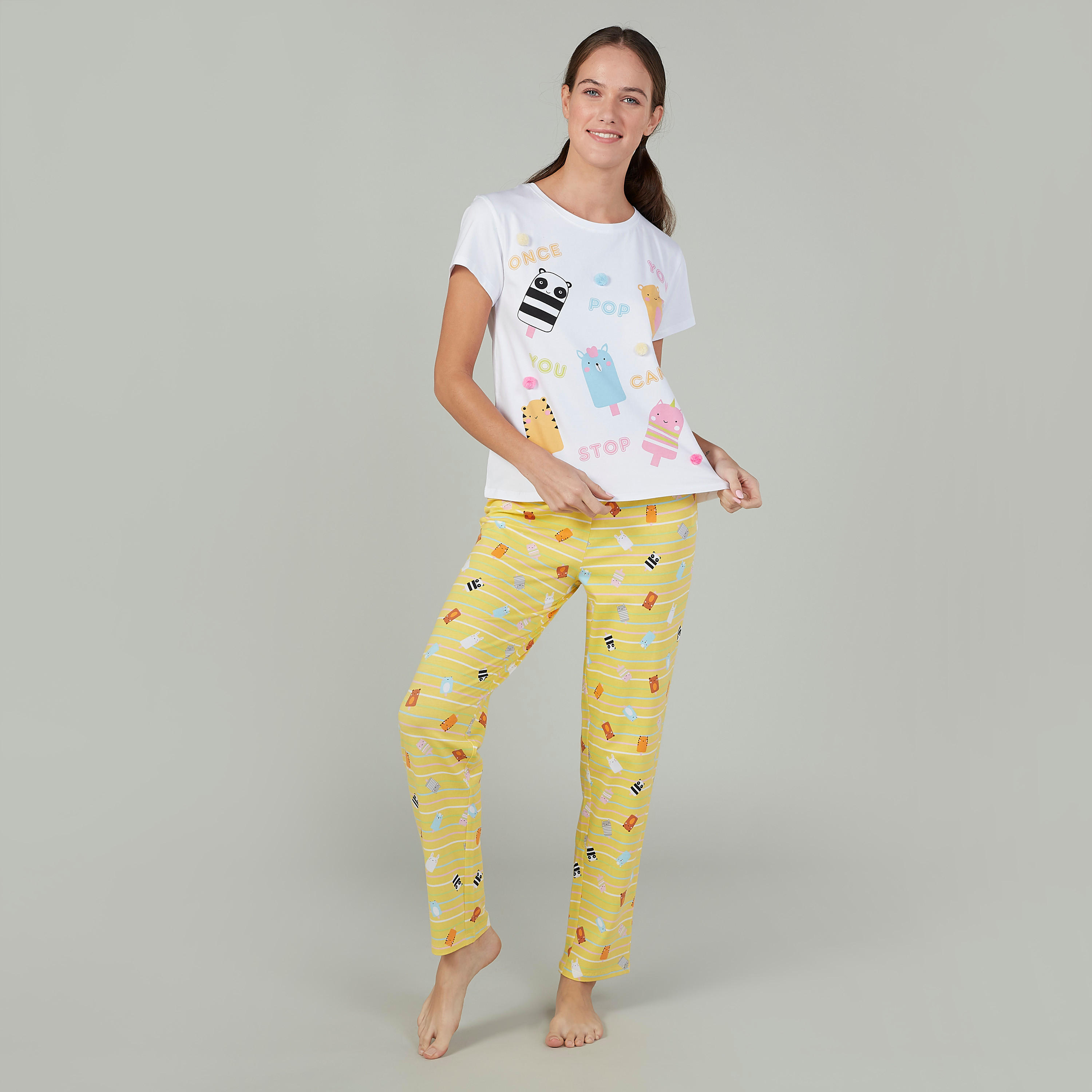 طقم بنطلون بيجاما طويل وتيشيرت بياقة مستديرة وطبعات-women-clothing-nightwear-pyjamas-longsets-image-1