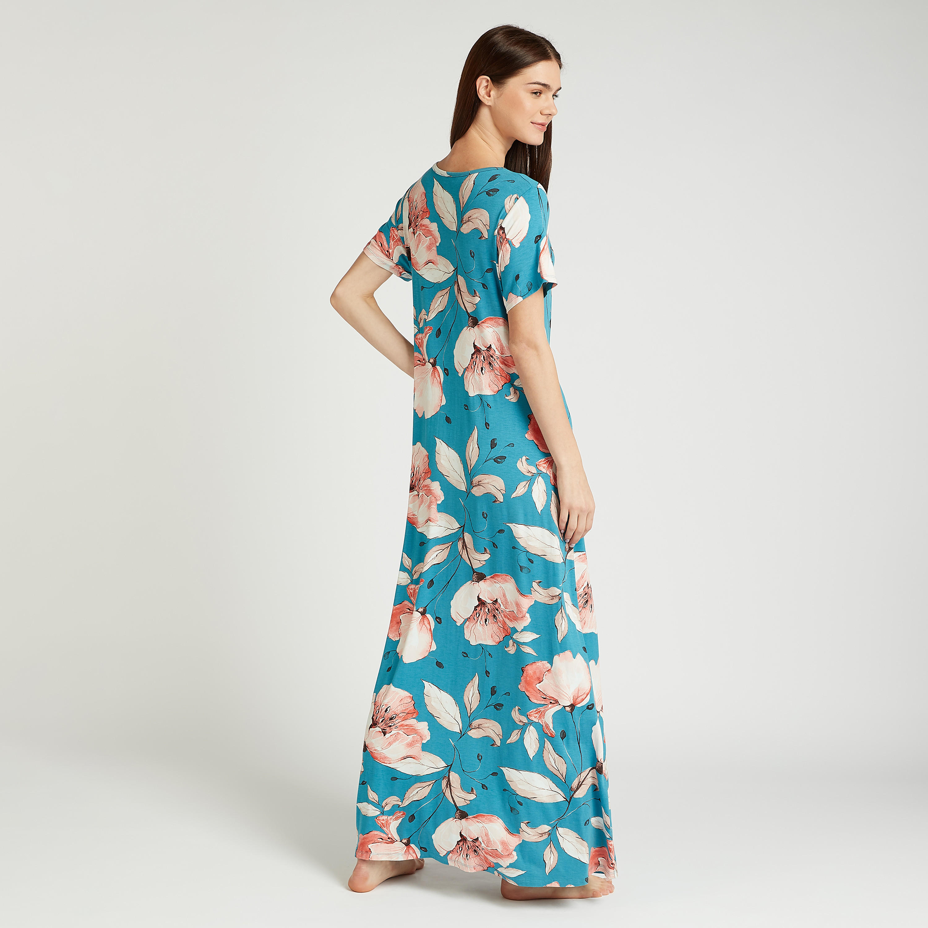 قميص نوم بياقة مستديرة وأكمام قصيرة وطبعات ميكي ماوس-women-clothing-nightwear-nighties-image-4