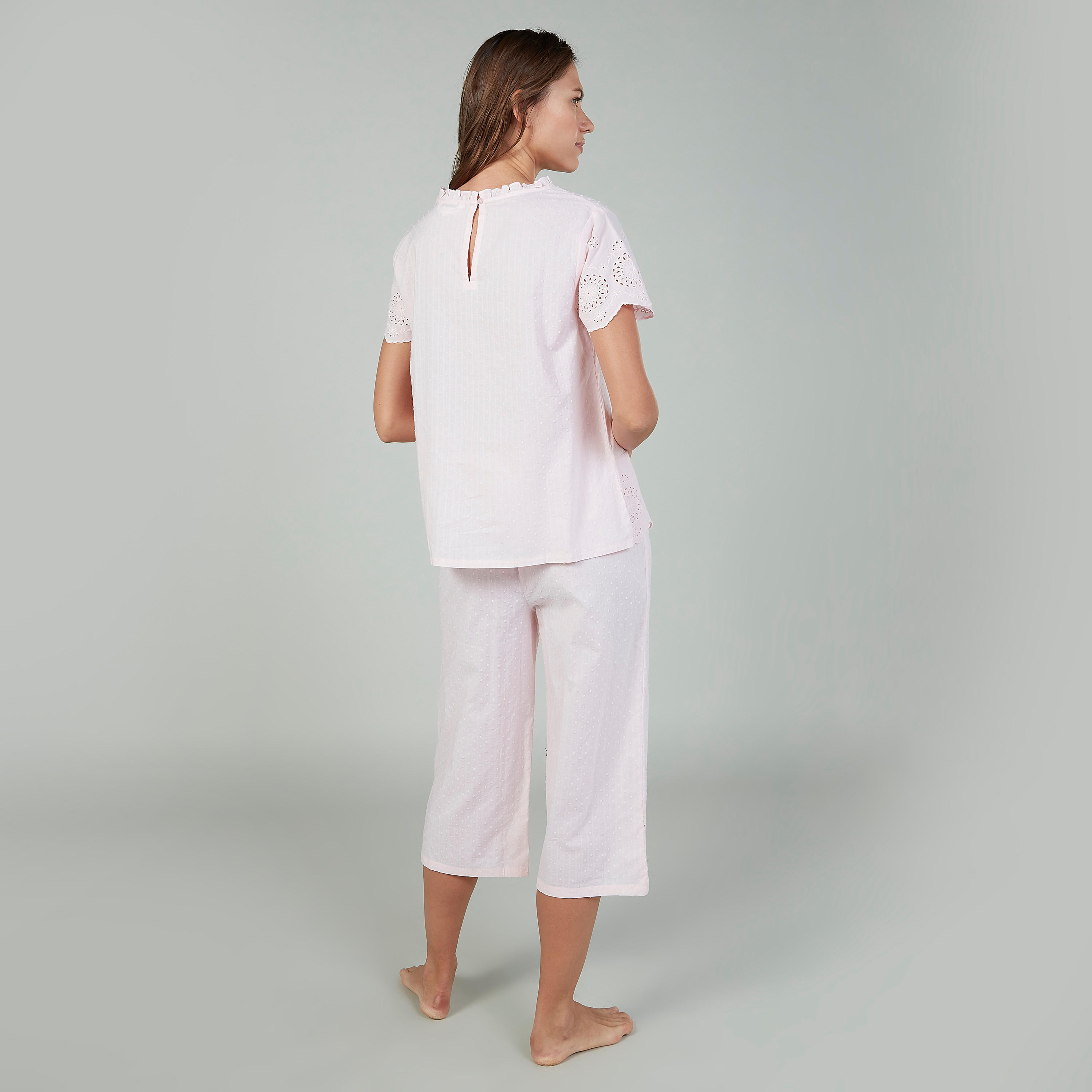 بلوزة بياقة مستديرة  وتفاصيل شيفلي وبنطلون 3/4-women-clothing-nightwear-pyjamas-longsets-image-4