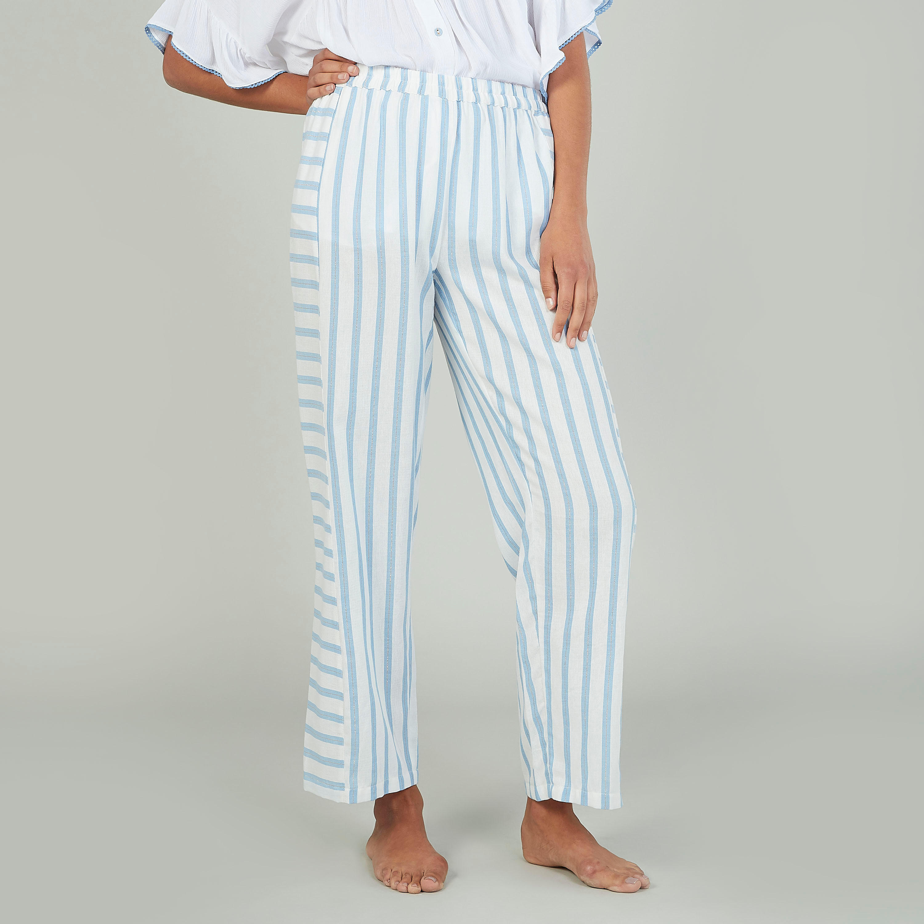 طقم بنطلون بيجاما مخطط مع قميص سادة بياقة  V-women-clothing-nightwear-pyjamas-longsets-image-1
