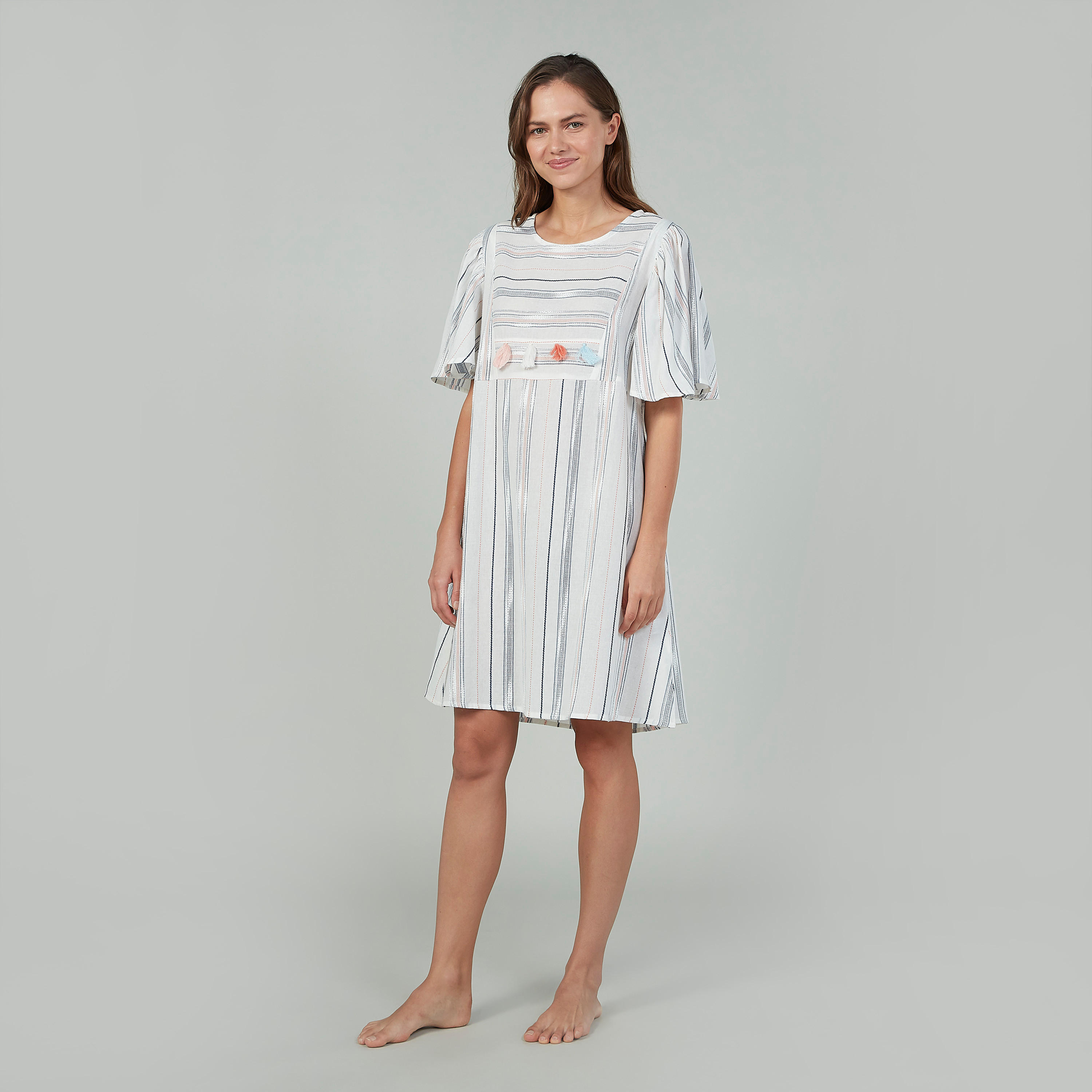 قميص نوم مخطط بأكمام واسعة وشرابات-women-clothing-nightwear-nighties-image-2