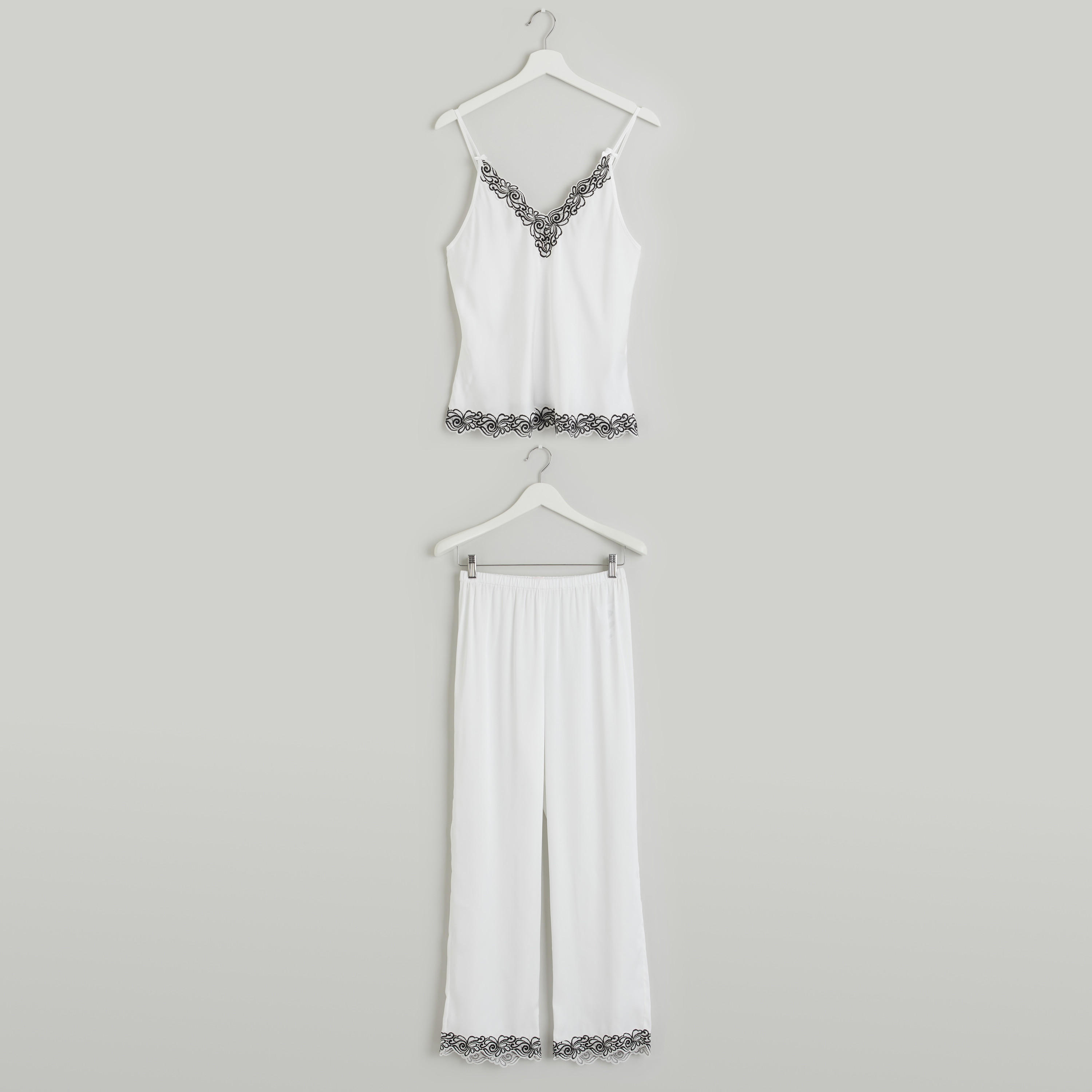 طقم بنطلون بيجاما طويل وبلوزة مطرزة دون أكمام-women-clothing-nightwear-pyjamas-longsets-image-1