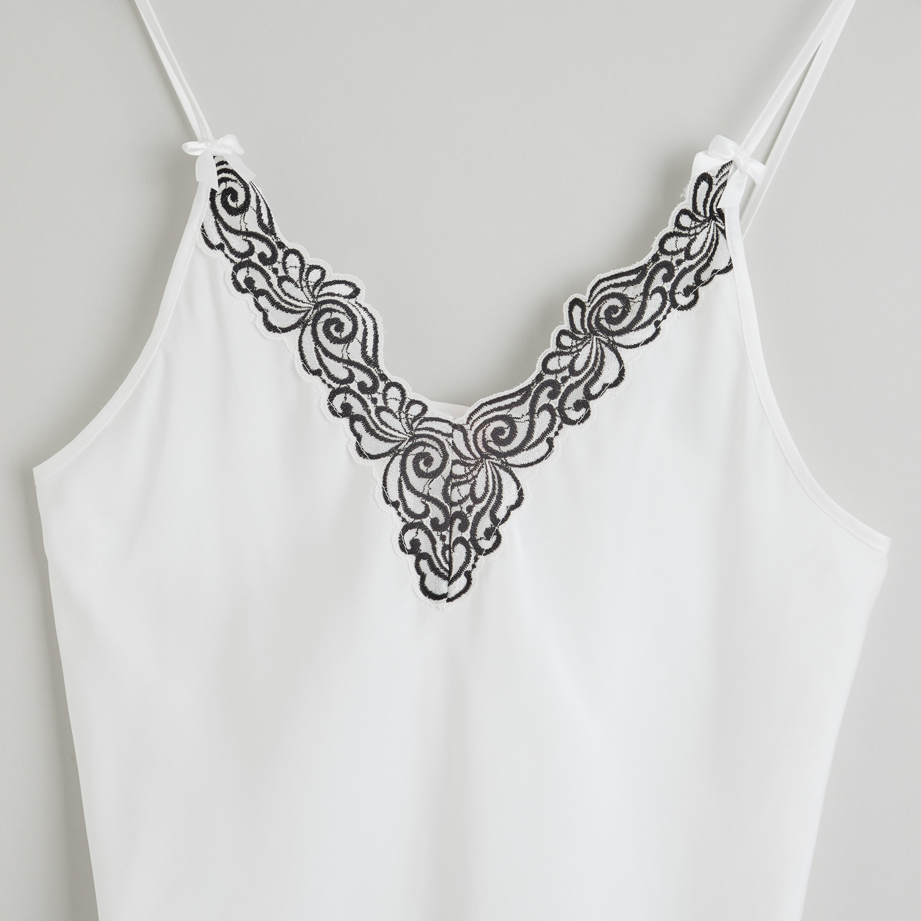 طقم بنطلون بيجاما طويل وبلوزة مطرزة دون أكمام-women-clothing-nightwear-pyjamas-longsets-image-3