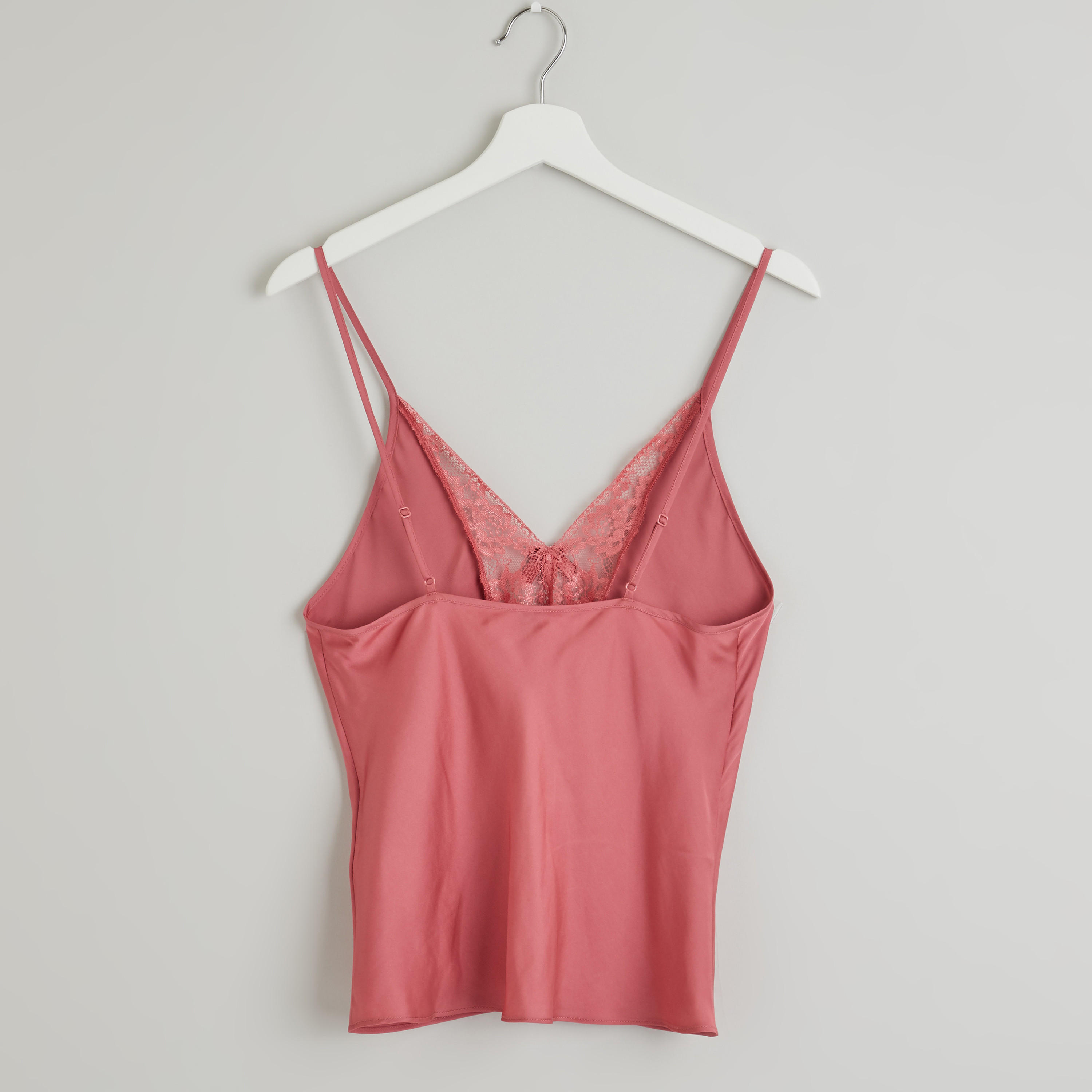 طقم بنطلون بيجاما وبلوزة دون أكمام بياقة V بتفاصيل دانتيل-women-clothing-nightwear-pyjamas-longsets-image-4