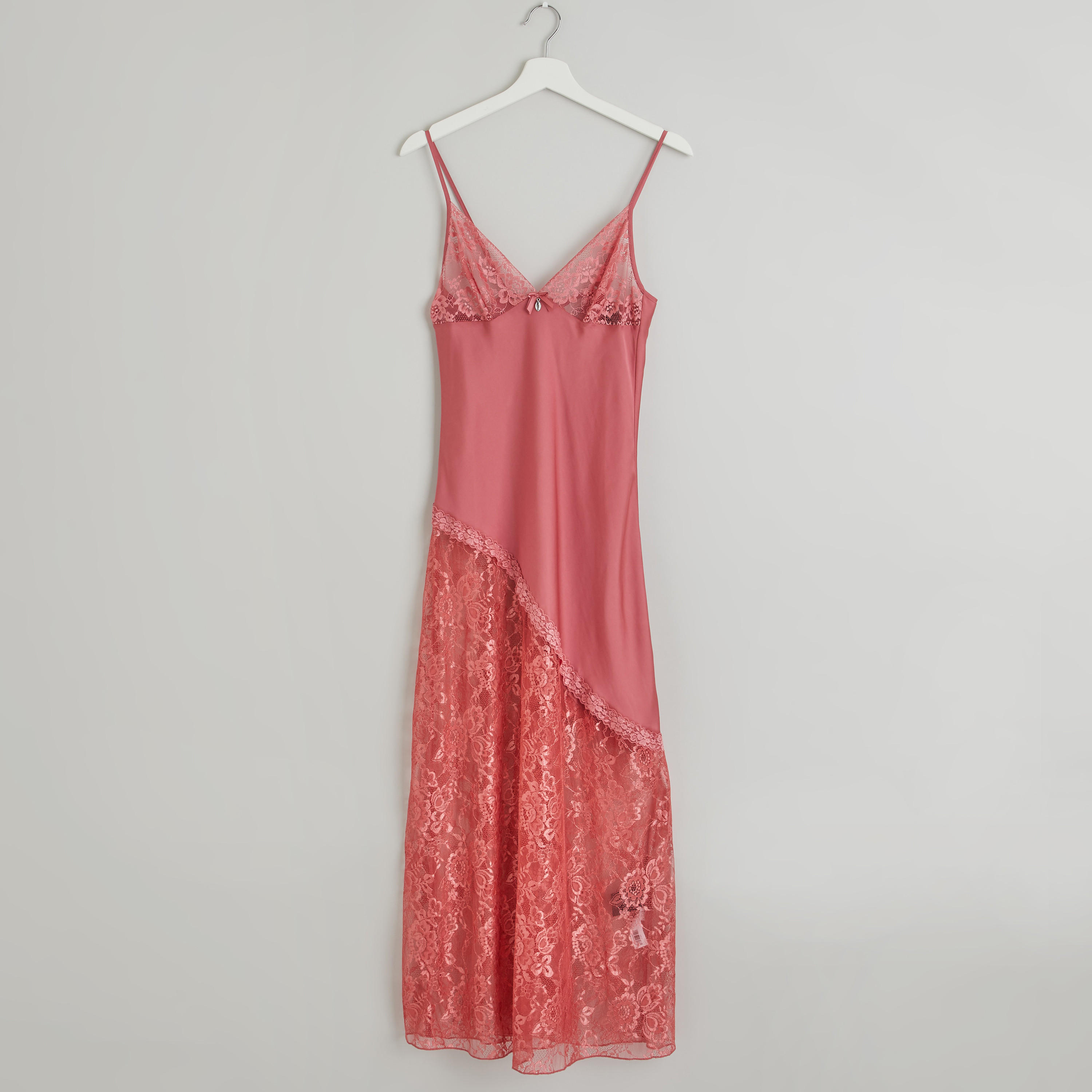 فستان دون أكمام بياقة V وأربطة وتفاصيل دانتيل-women-clothing-nightwear-nighties-image-1