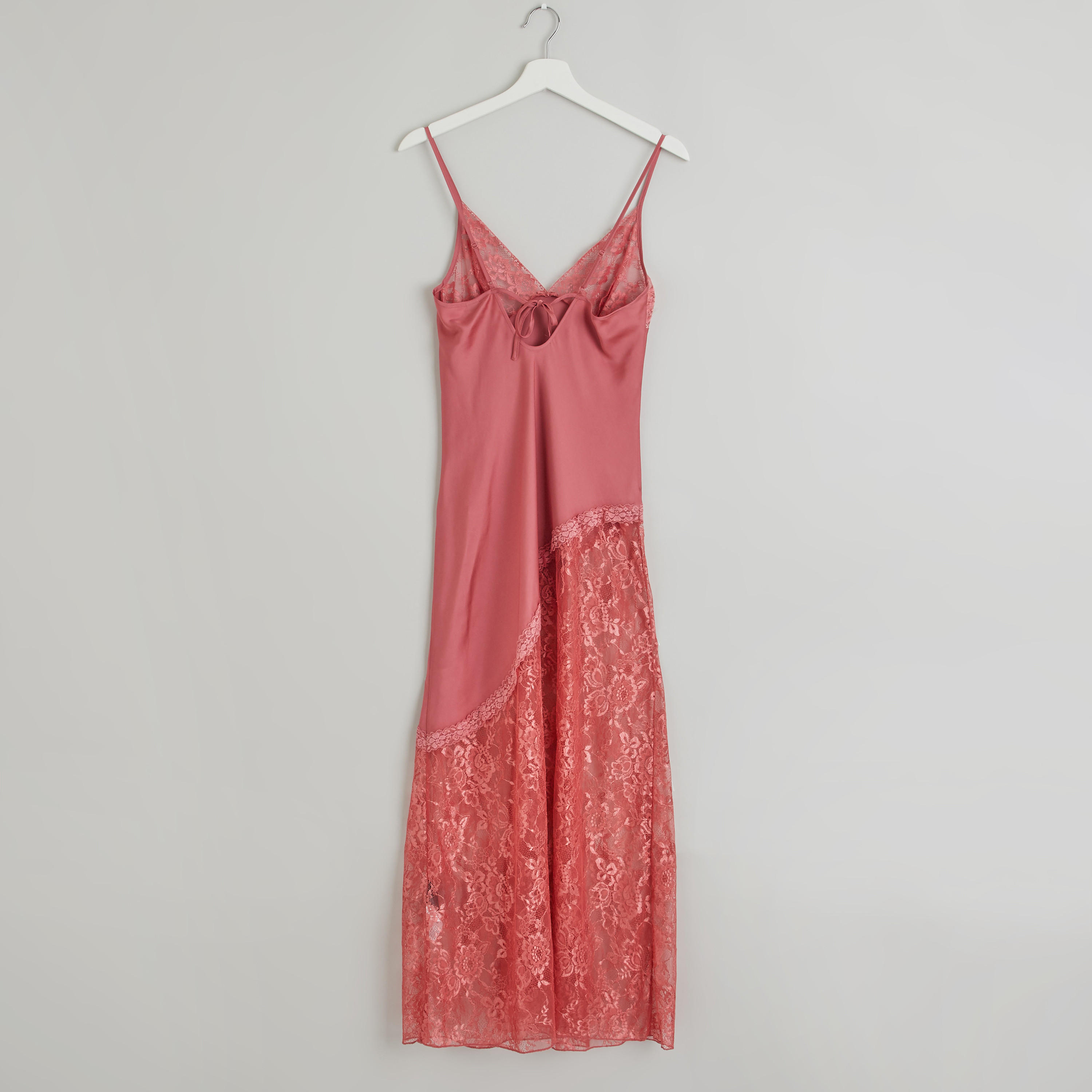 فستان دون أكمام بياقة V وأربطة وتفاصيل دانتيل-women-clothing-nightwear-nighties-image-3