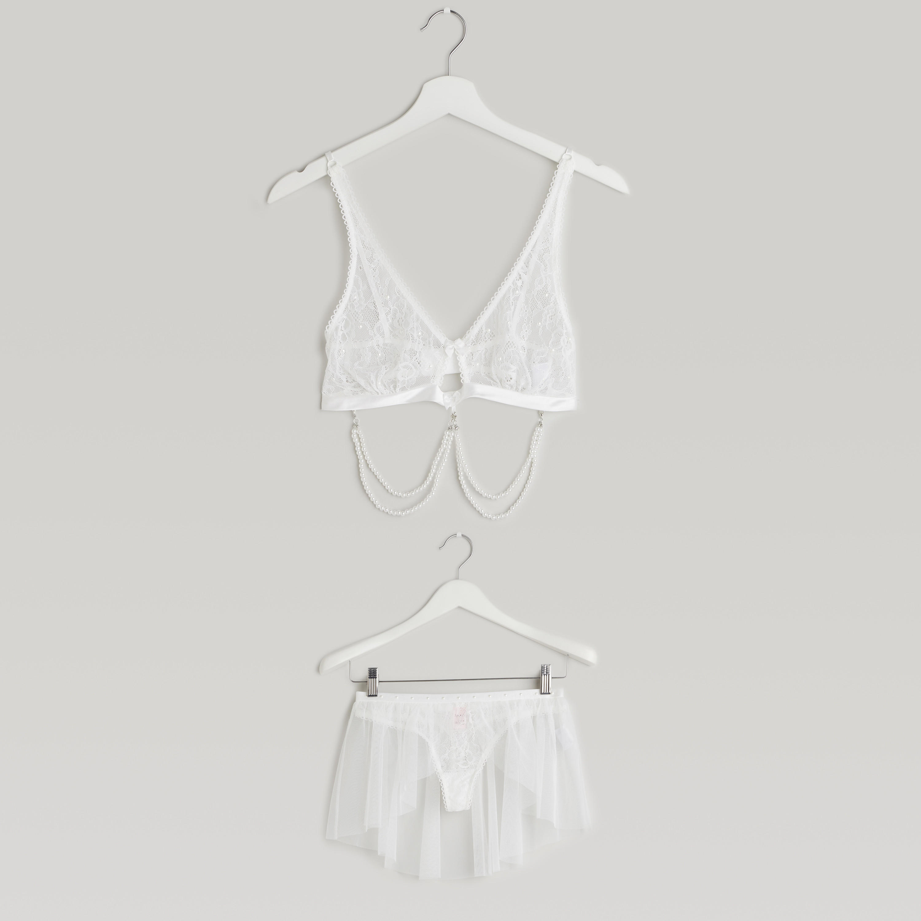 صدريّة مزينة بالدانتيل مع ثونغ-women-clothing-nightwear-pyjamas-longsets-image-1