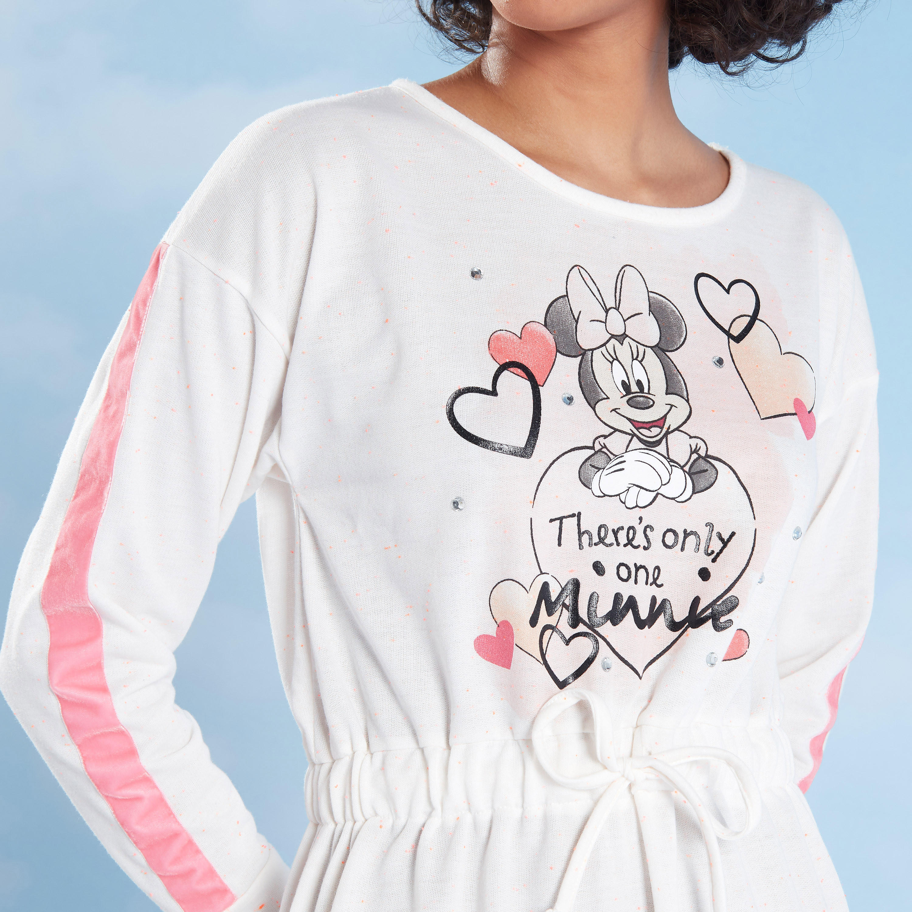 فستان نوم بأكمام قصيرة وأربطة بطبعات ميني ماوس-women-clothing-nightwear-nighties-image-3