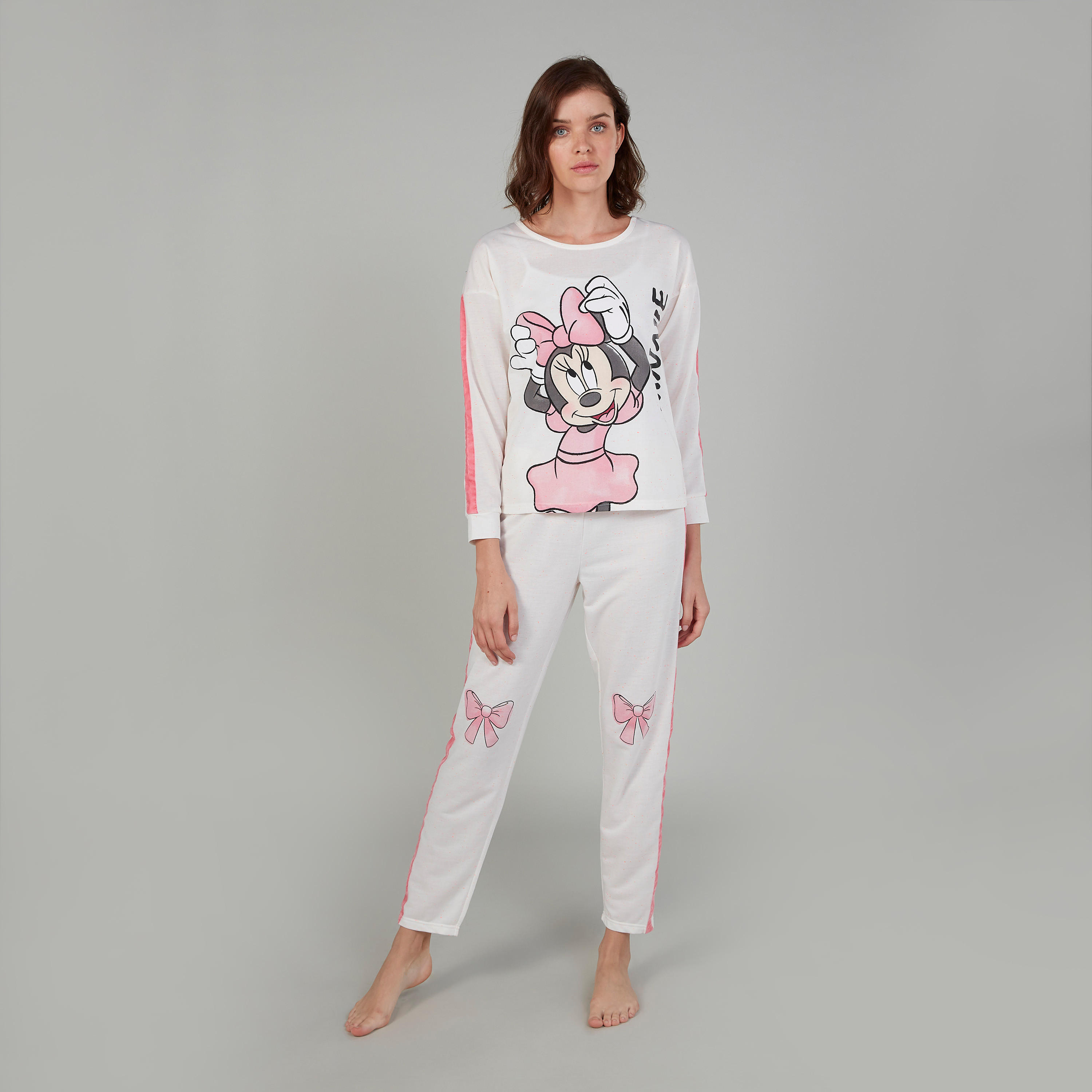 طقم بنطلون بيجاما وتيشيرت بطبعات ميني ماوس-women-clothing-nightwear-pyjamas-longsets-image-1