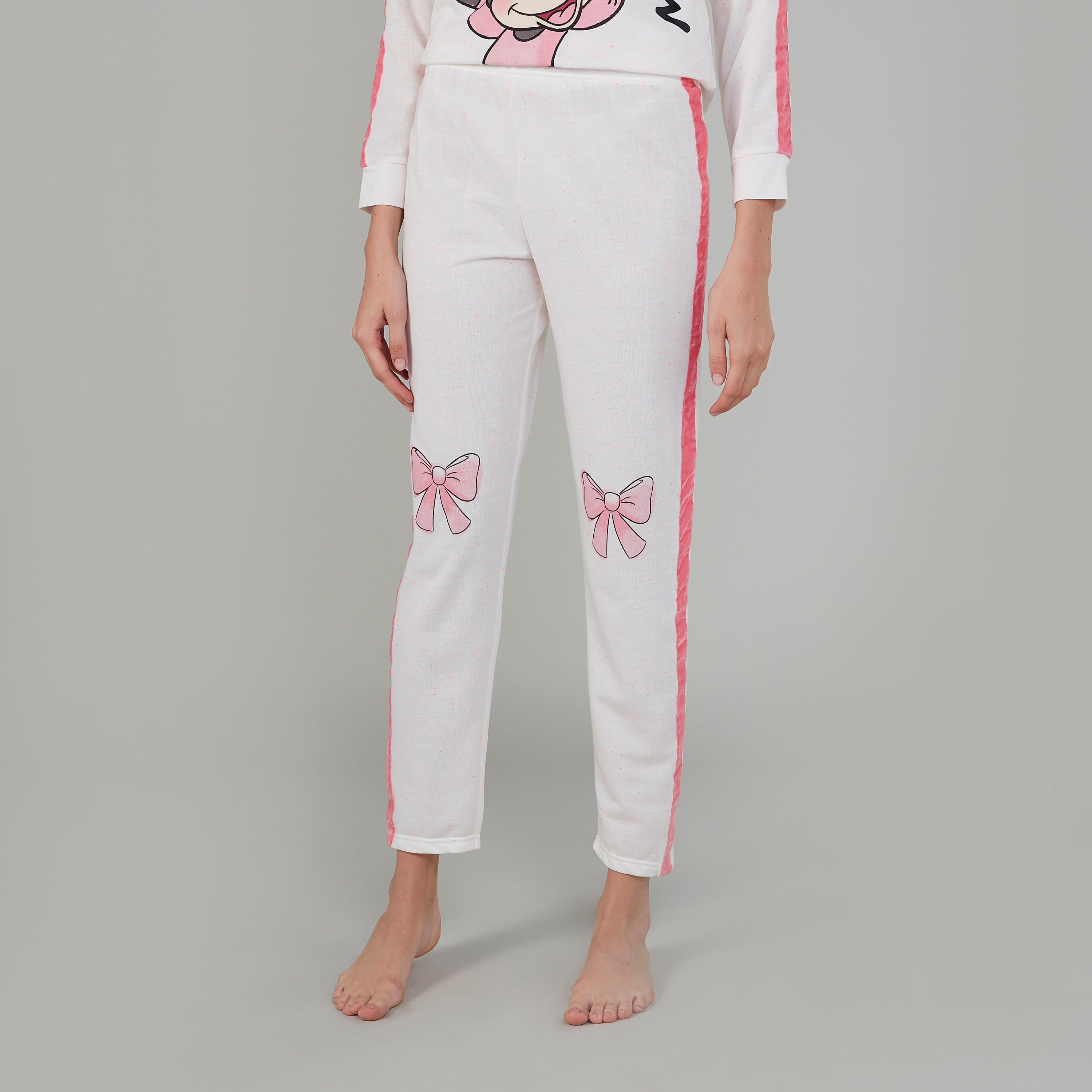 طقم بنطلون بيجاما وتيشيرت بطبعات ميني ماوس-women-clothing-nightwear-pyjamas-longsets-image-5
