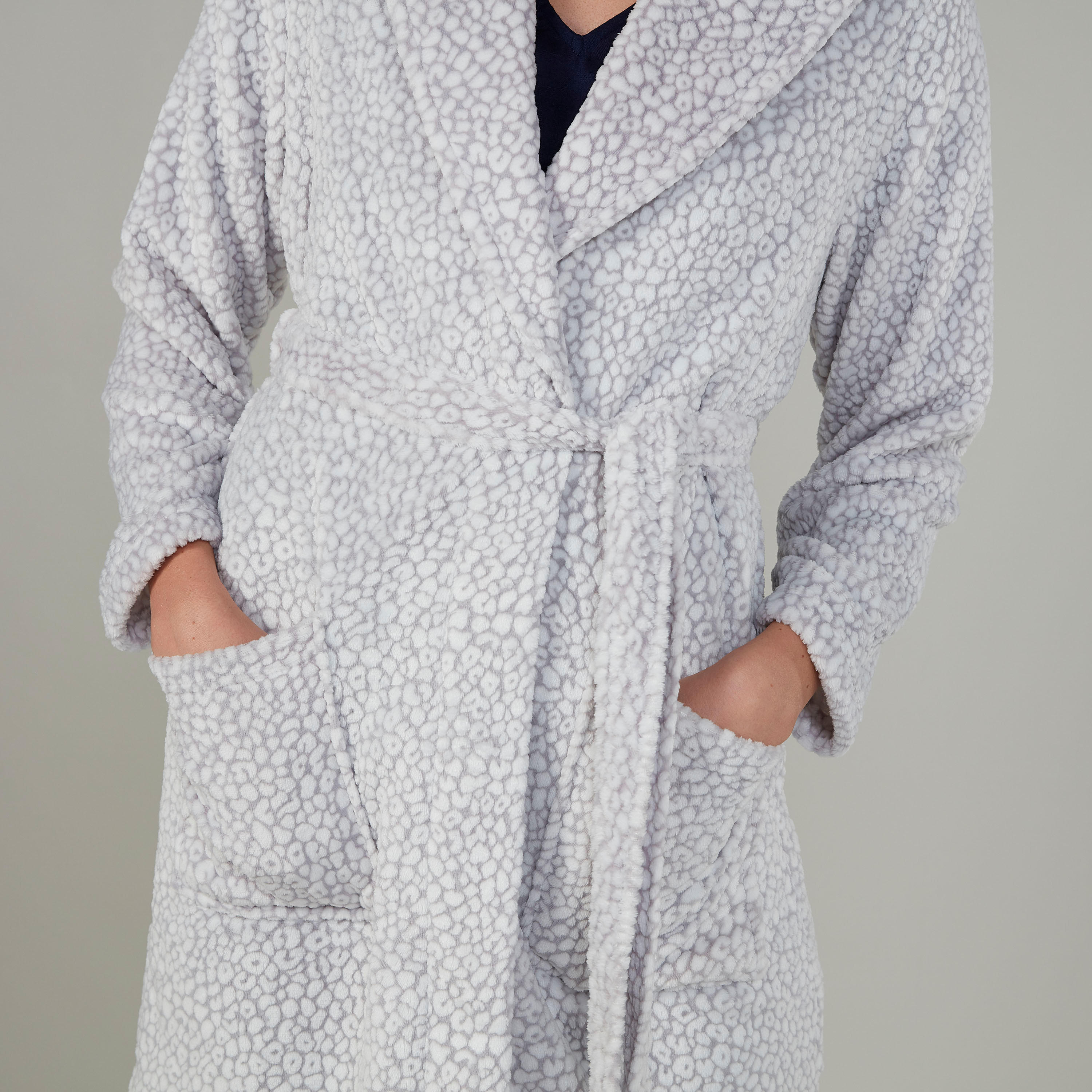 روب بارز الملمس بأكمام طويلة وأربطة-women-clothing-nightwear-robes-image-3
