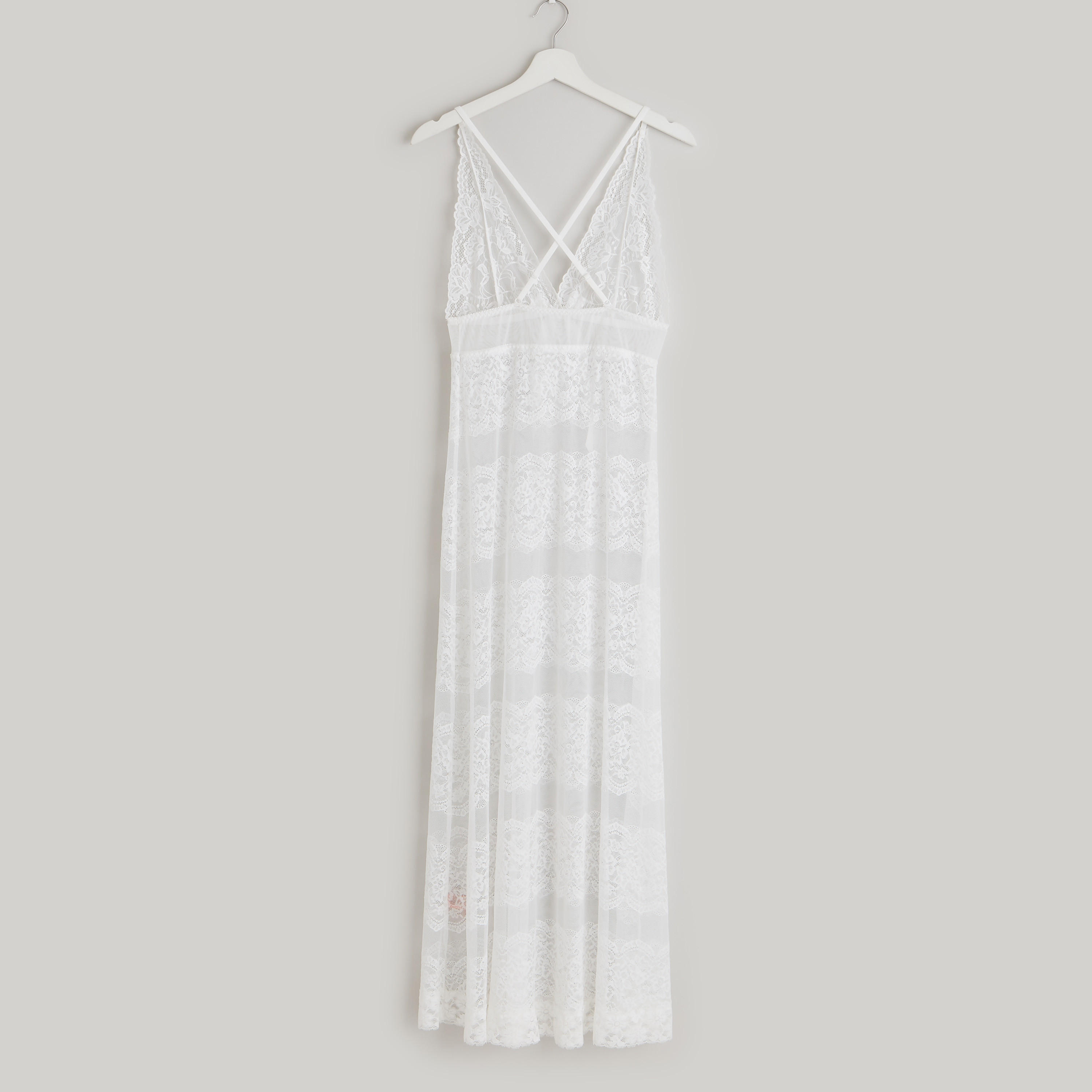 فستان دون أكمام بياقة V وتفاصيل دانتيل مع لباس داخلي-women-clothing-nightwear-nighties-image-4