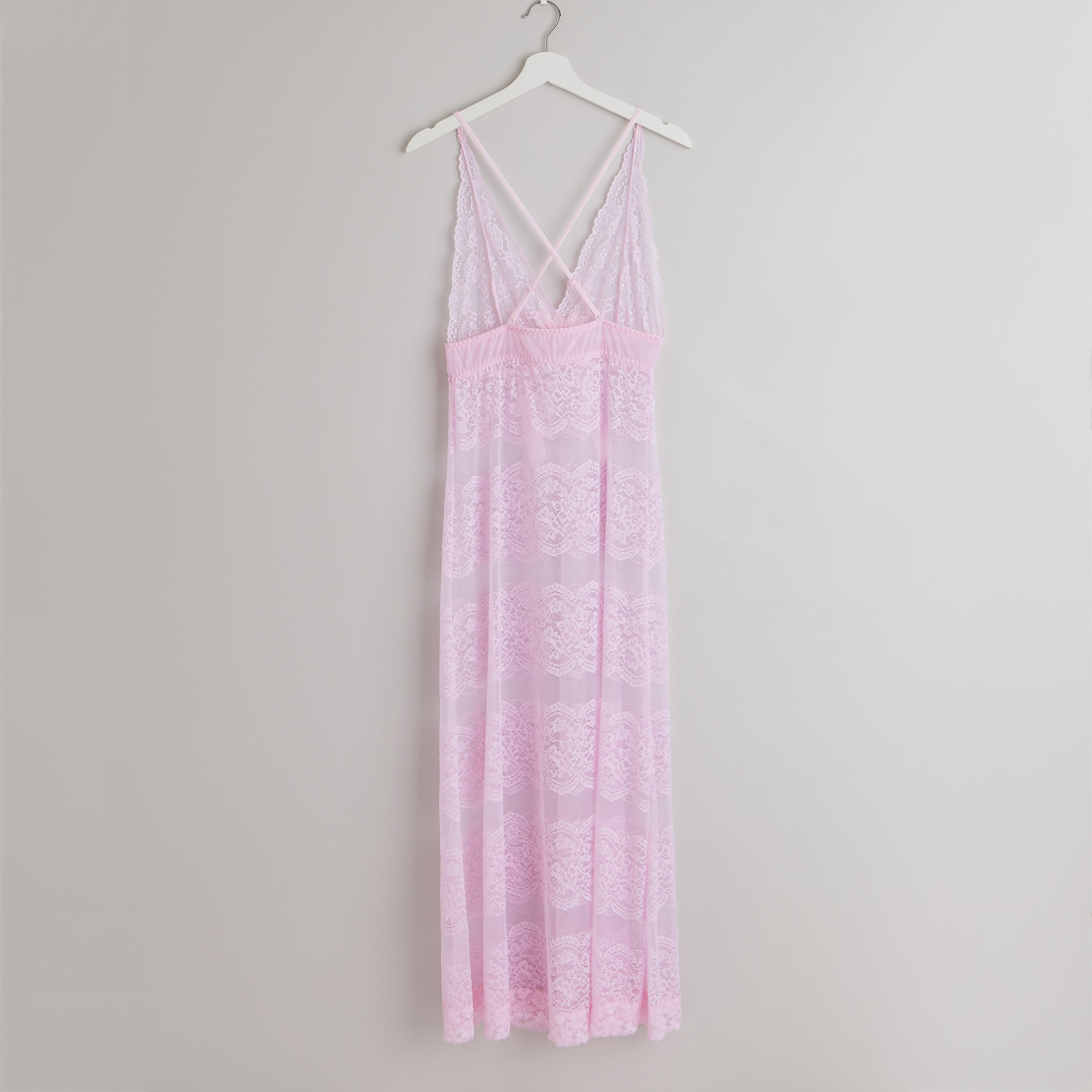 قميص نوم طويل بياقة V وتفاصيل دانتيل مع ثونج-women-clothing-nightwear-nighties-image-2