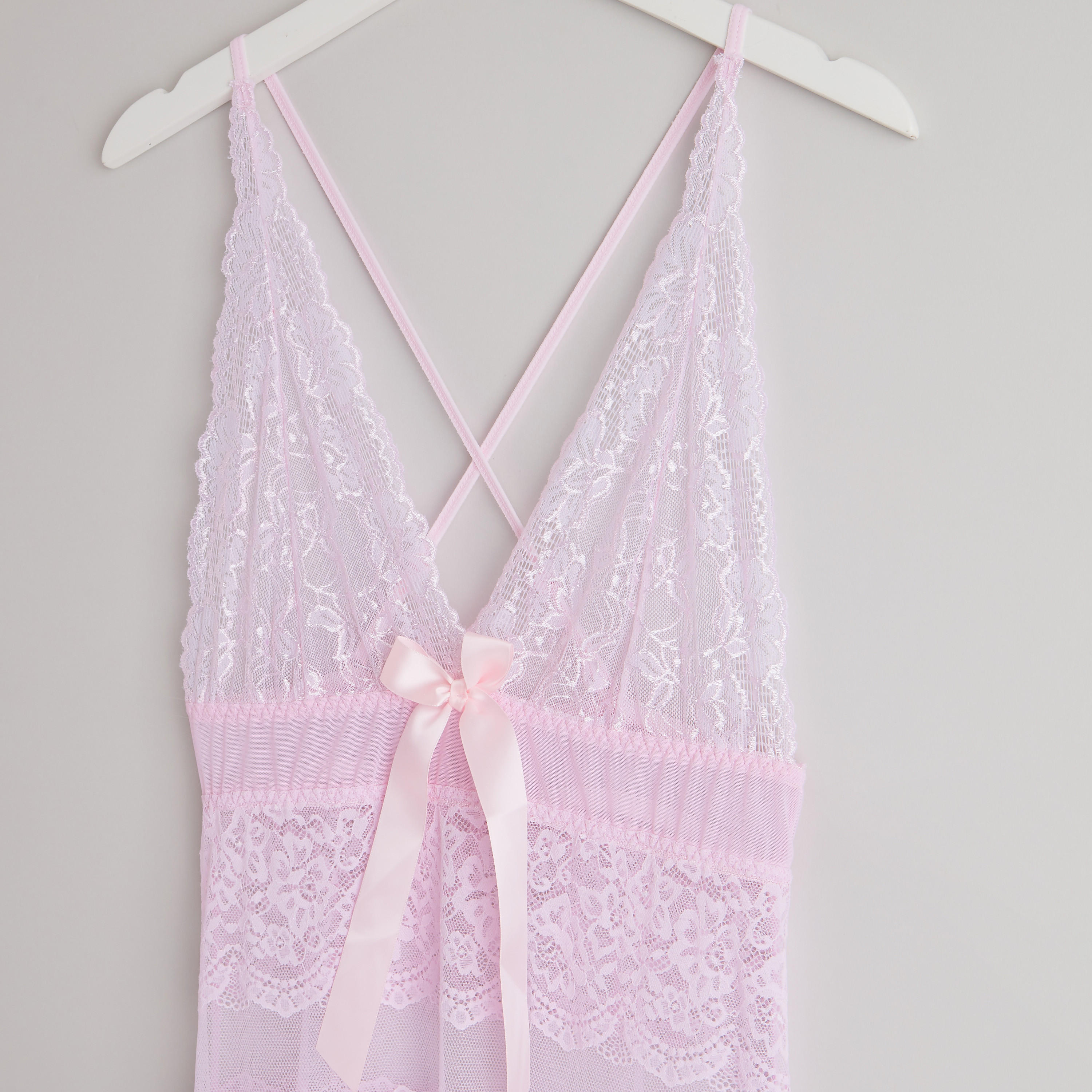قميص نوم طويل بياقة V وتفاصيل دانتيل مع ثونج-women-clothing-nightwear-nighties-image-7