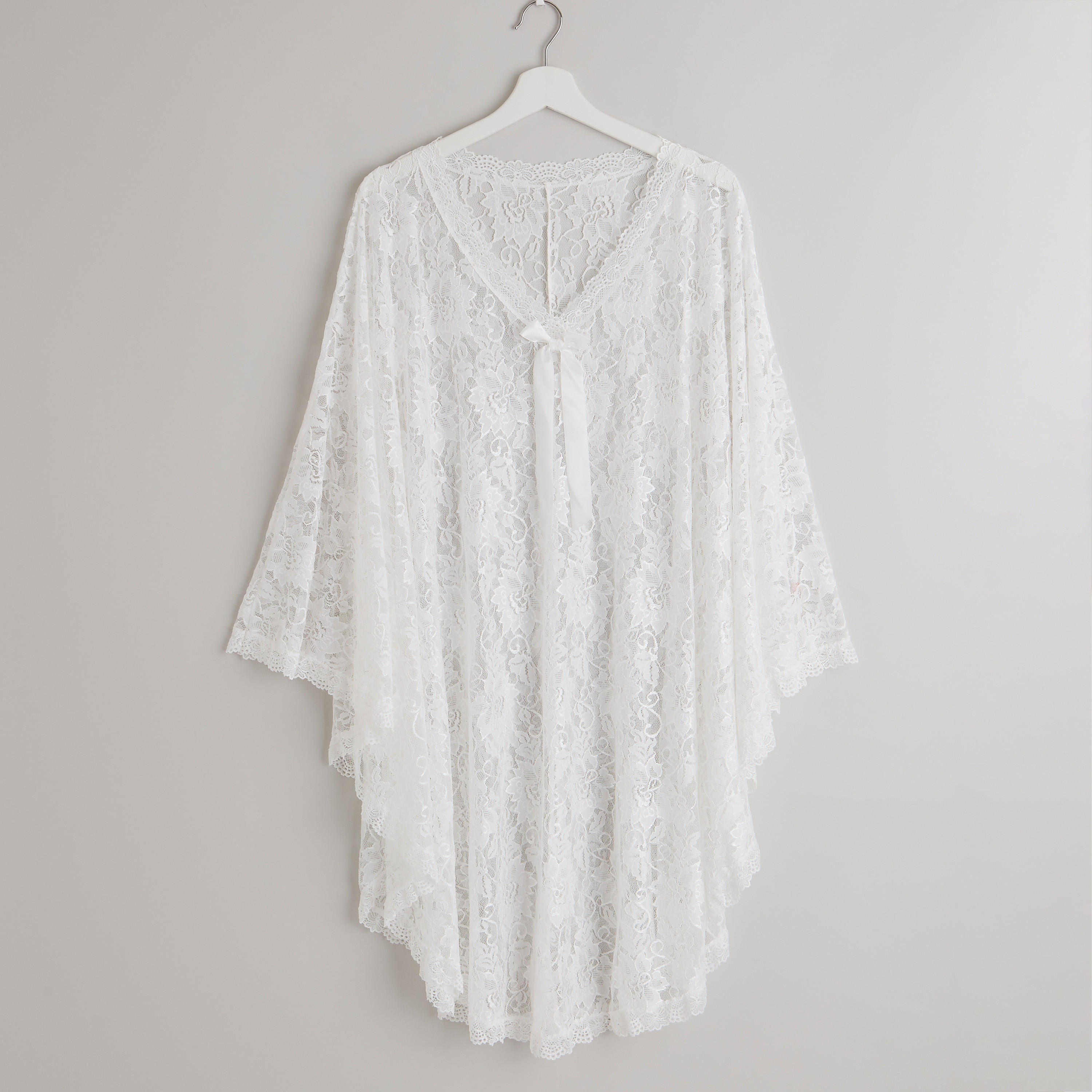 فستان بأكمام واسعة بتفاصيل دانتيل مع لباس داخلي-women-clothing-nightwear-nighties-image-5