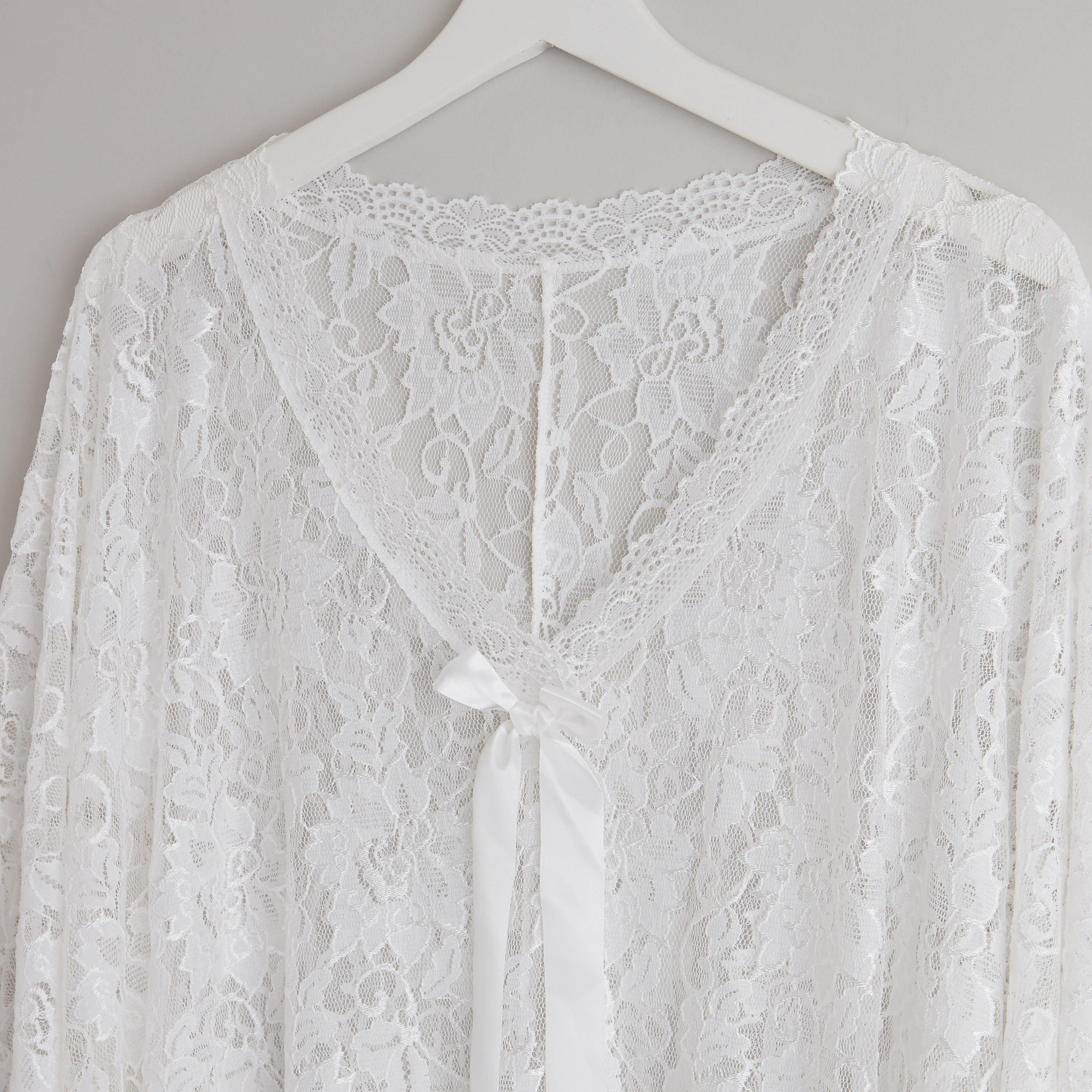فستان بأكمام واسعة بتفاصيل دانتيل مع لباس داخلي-women-clothing-nightwear-nighties-image-4