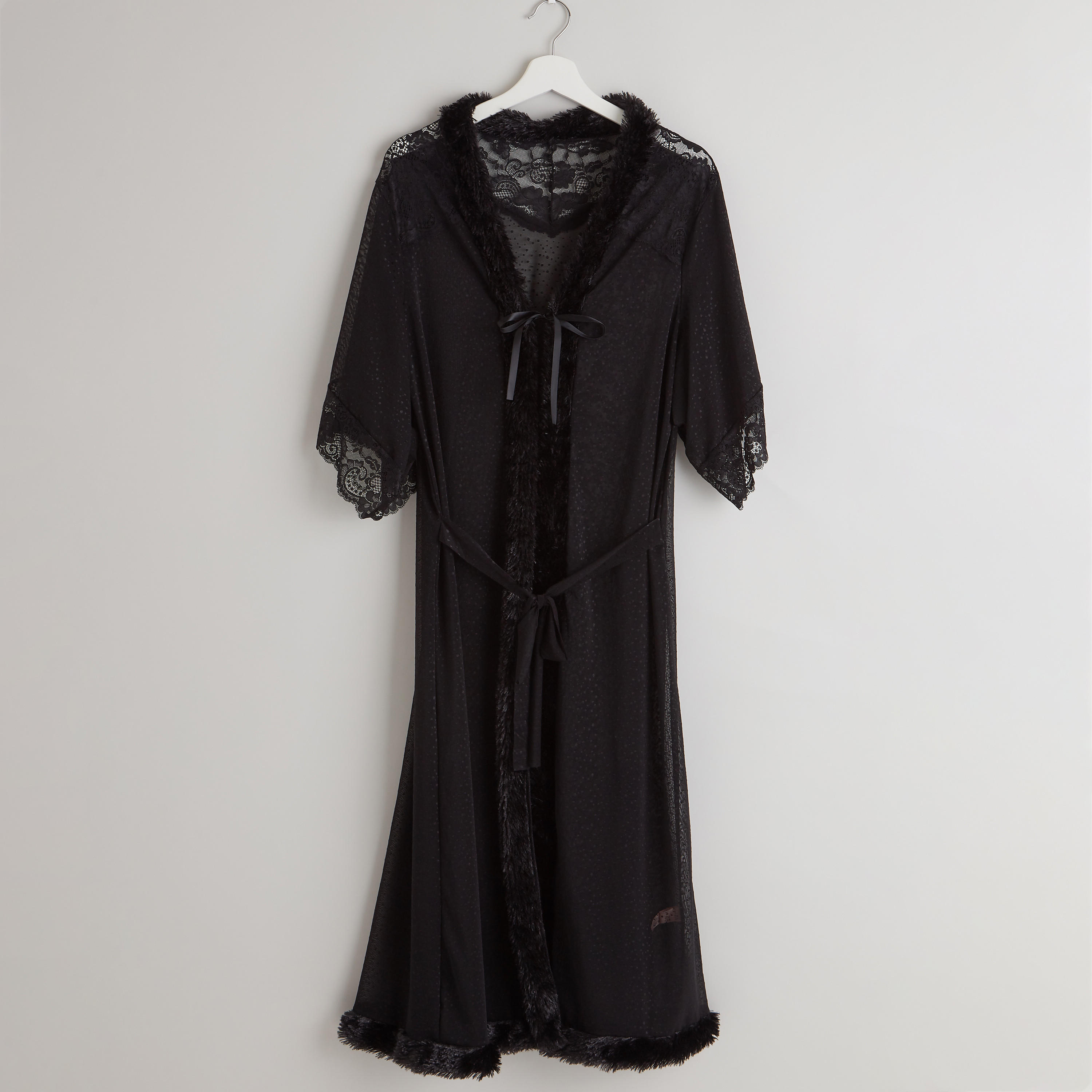 طقم نوم بتفاصيل دانتيل مع أربطة وثونغ - 3 قطع-women-clothing-nightwear-nighties-image-4
