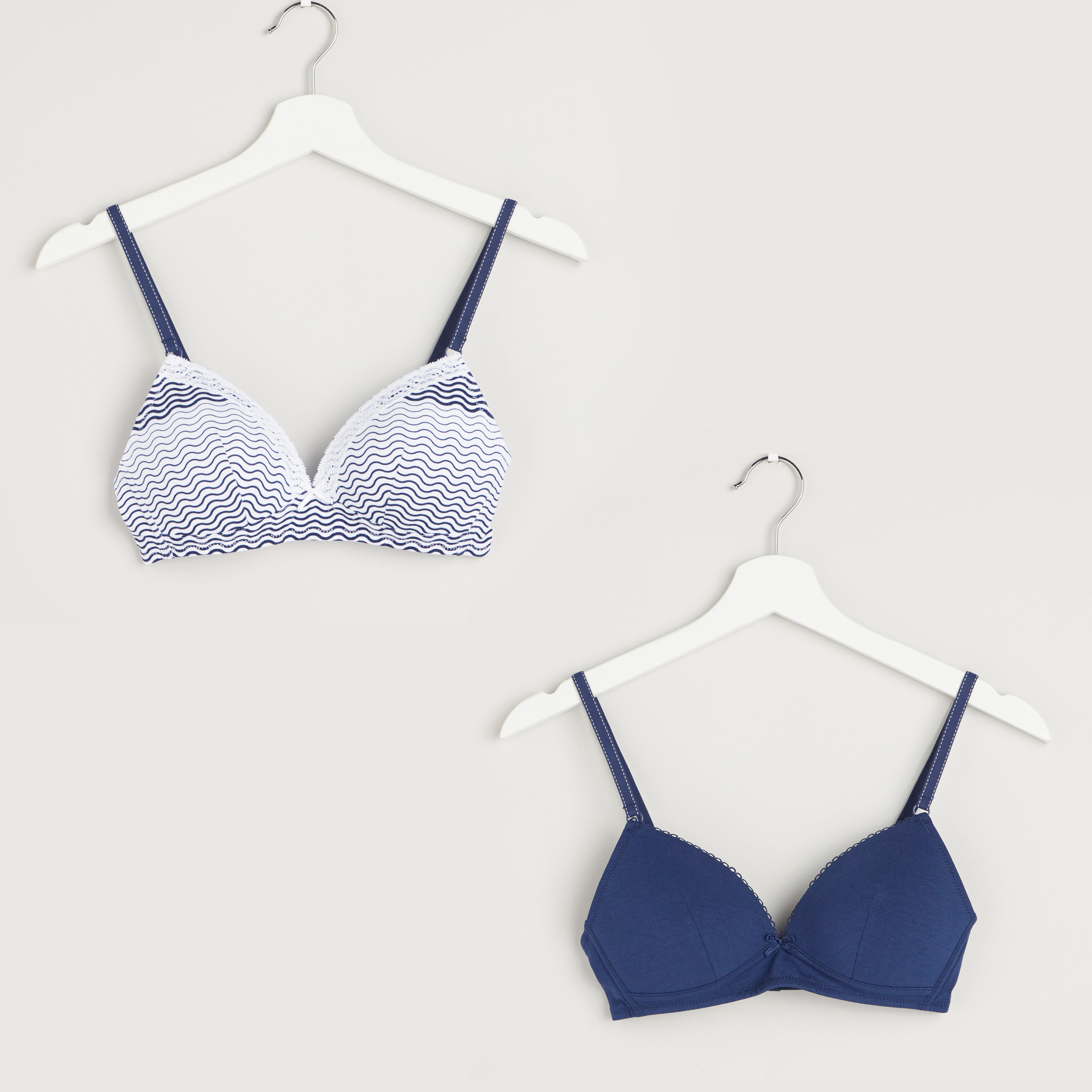 صدريّة تيشيرت متنوعة بمشبك إغلاق - طقم من قطعتين متنوعتين-women-clothing-lingerie-bras-image-1