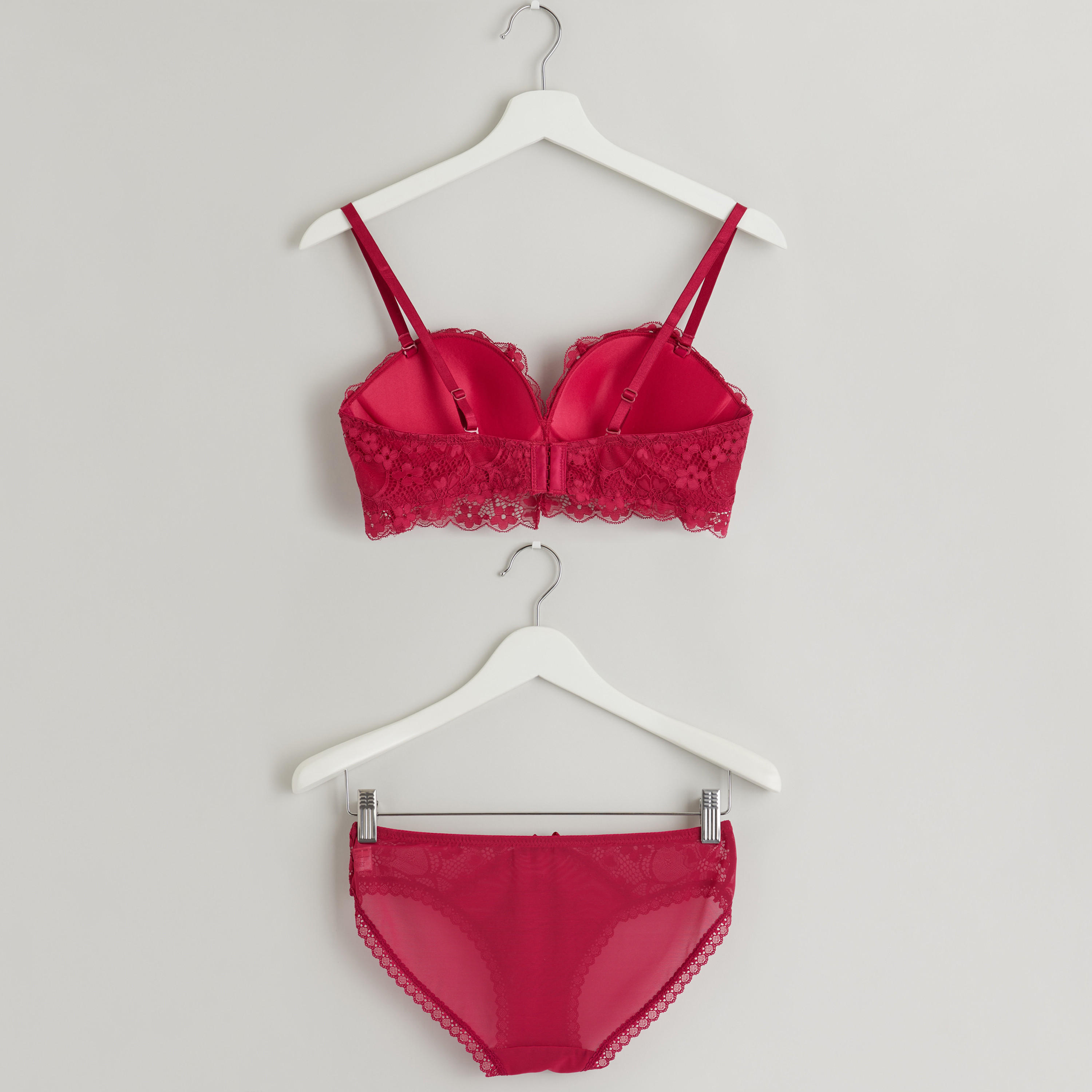 طقم سروال داخلي وصدريّة بالكونيت مبطّنة بتفاصيل دانتيل-women-clothing-lingerie-lingeriesets-image-2