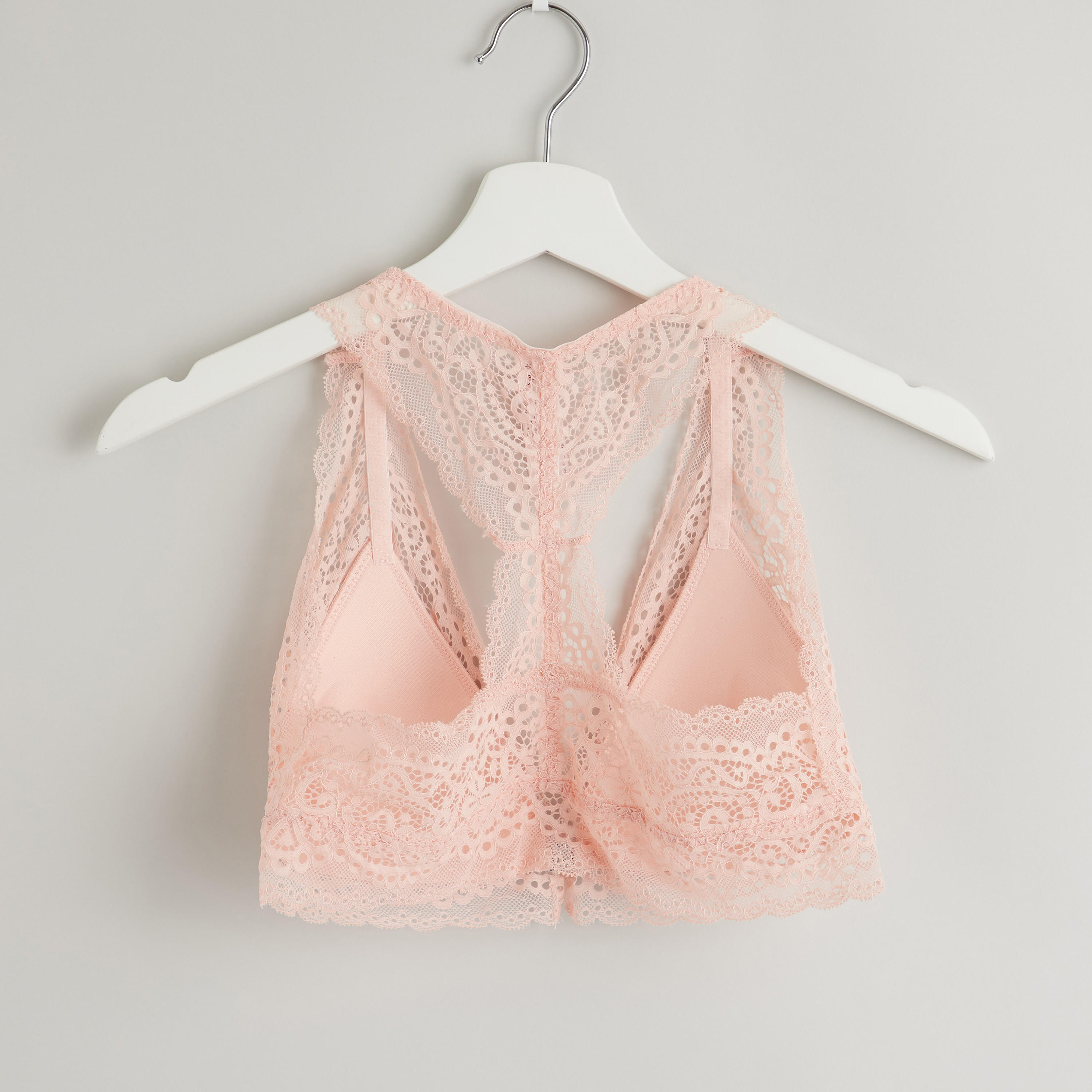 طقم سروال داخلي وصدريّة مبطّنة بتفاصيل دانتيل-women-clothing-lingerie-lingeriesets-image-3
