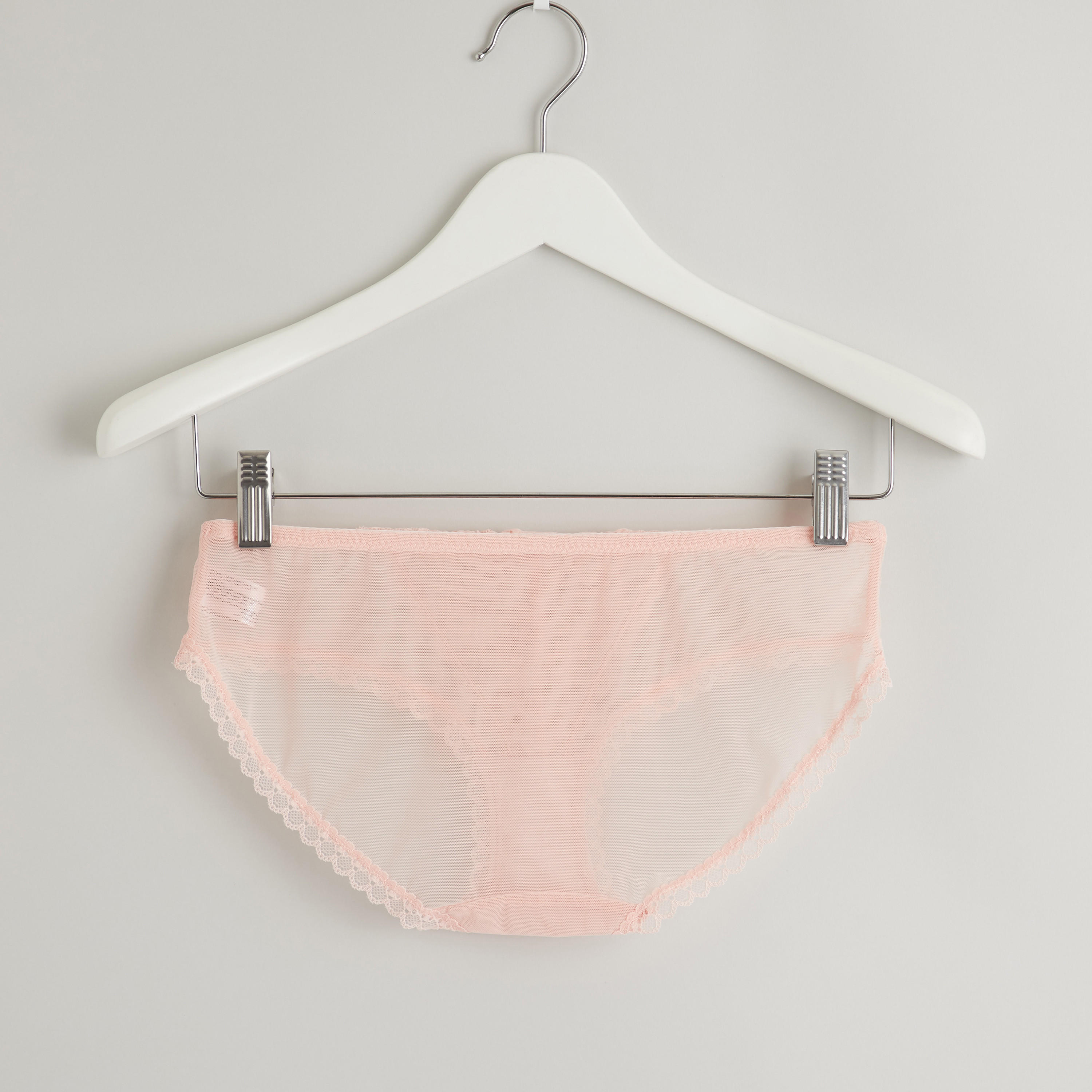 طقم سروال داخلي وصدريّة مبطّنة بتفاصيل دانتيل-women-clothing-lingerie-lingeriesets-image-5