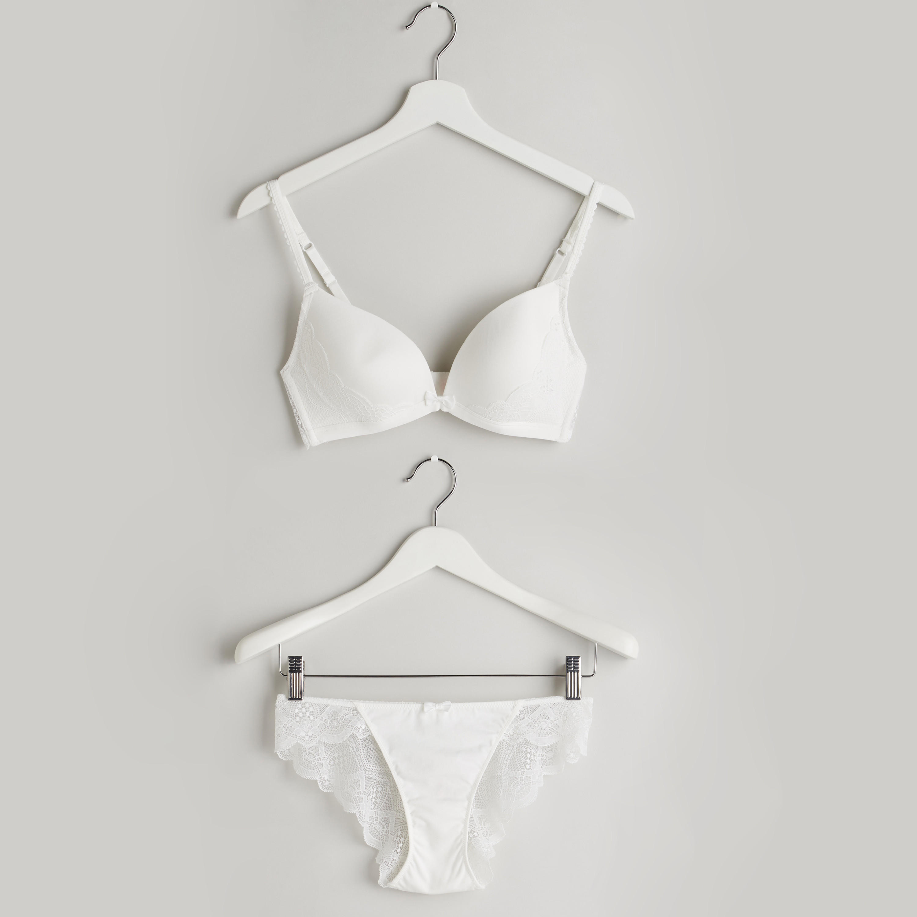 طقم سراويل داخلية وصدريّة بلانج دانتيل مبطّنة-women-clothing-lingerie-lingeriesets-image-1