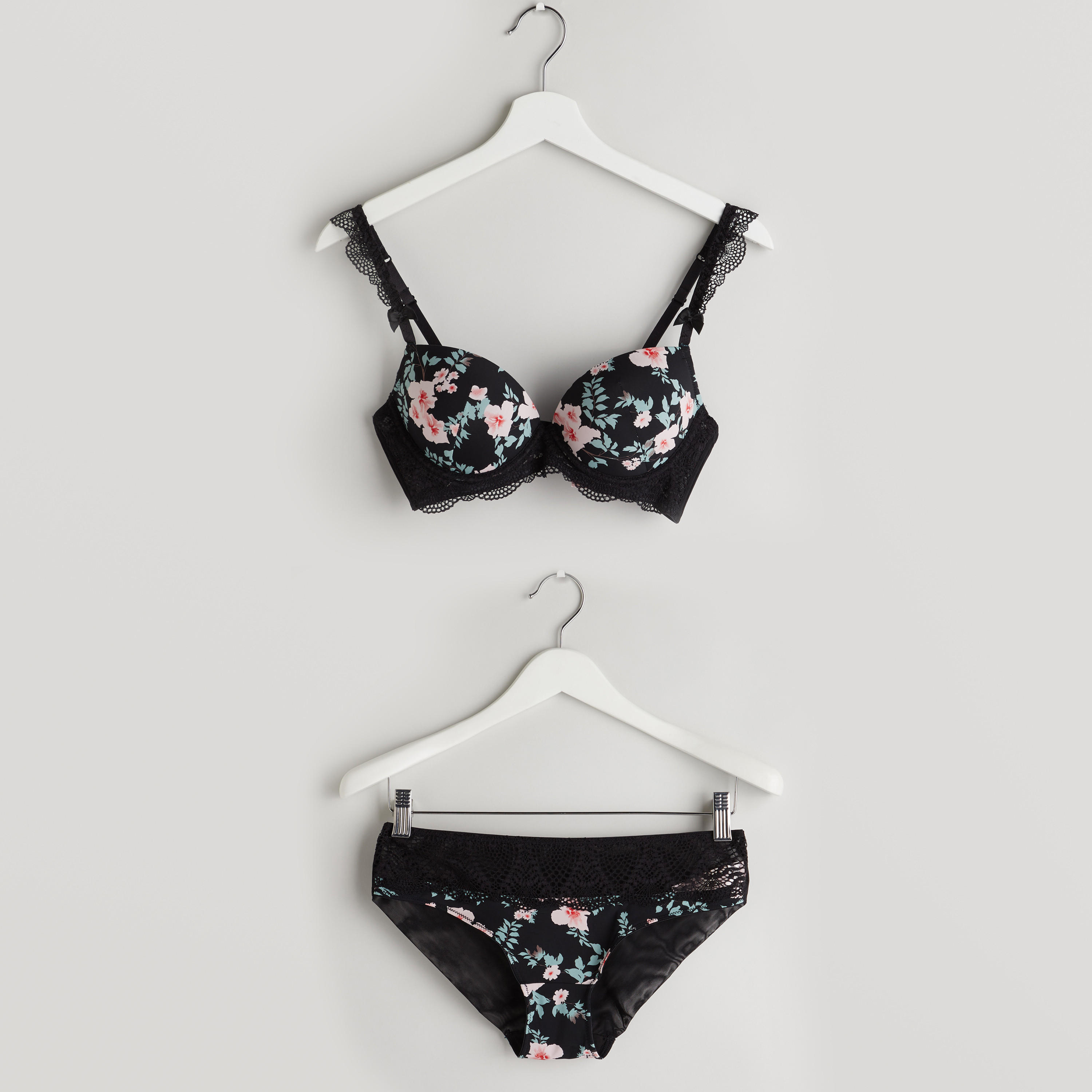 طقم سراويل داخلية وصدريّة بلانج مبطّنة بطبعات زهرية-women-clothing-lingerie-lingeriesets-image-1