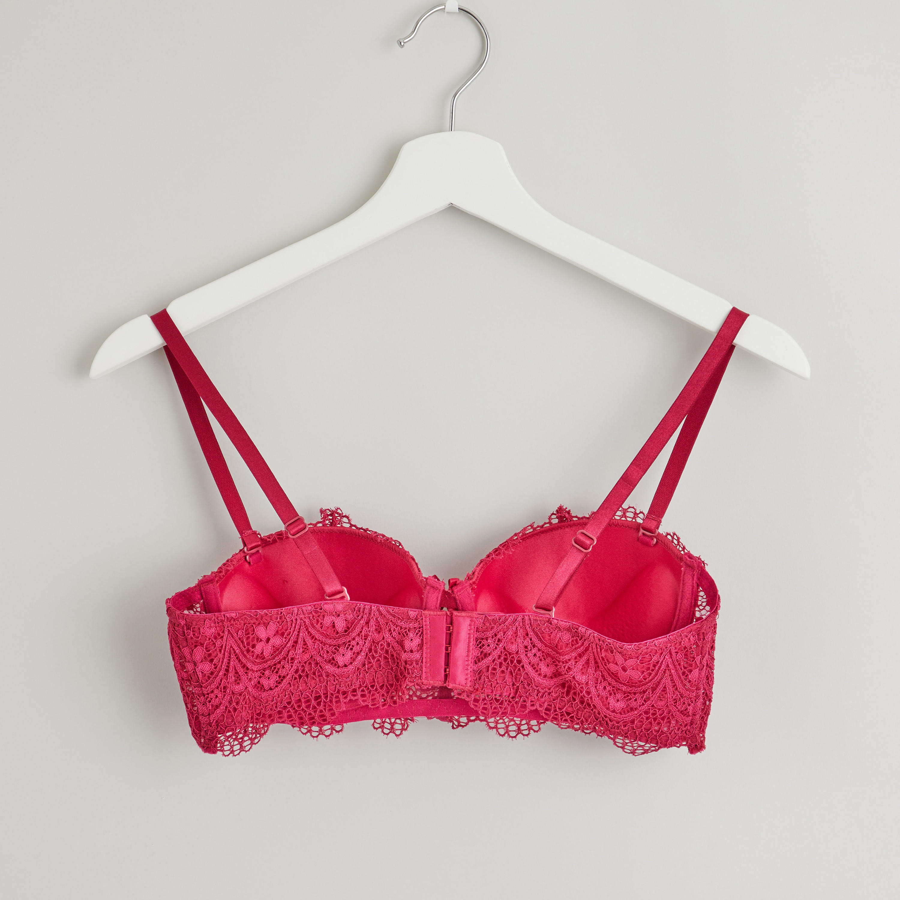 طقم سراويل داخلية وصدريّة مبطّنة بتفاصيل دانتيل-women-clothing-lingerie-lingeriesets-image-3
