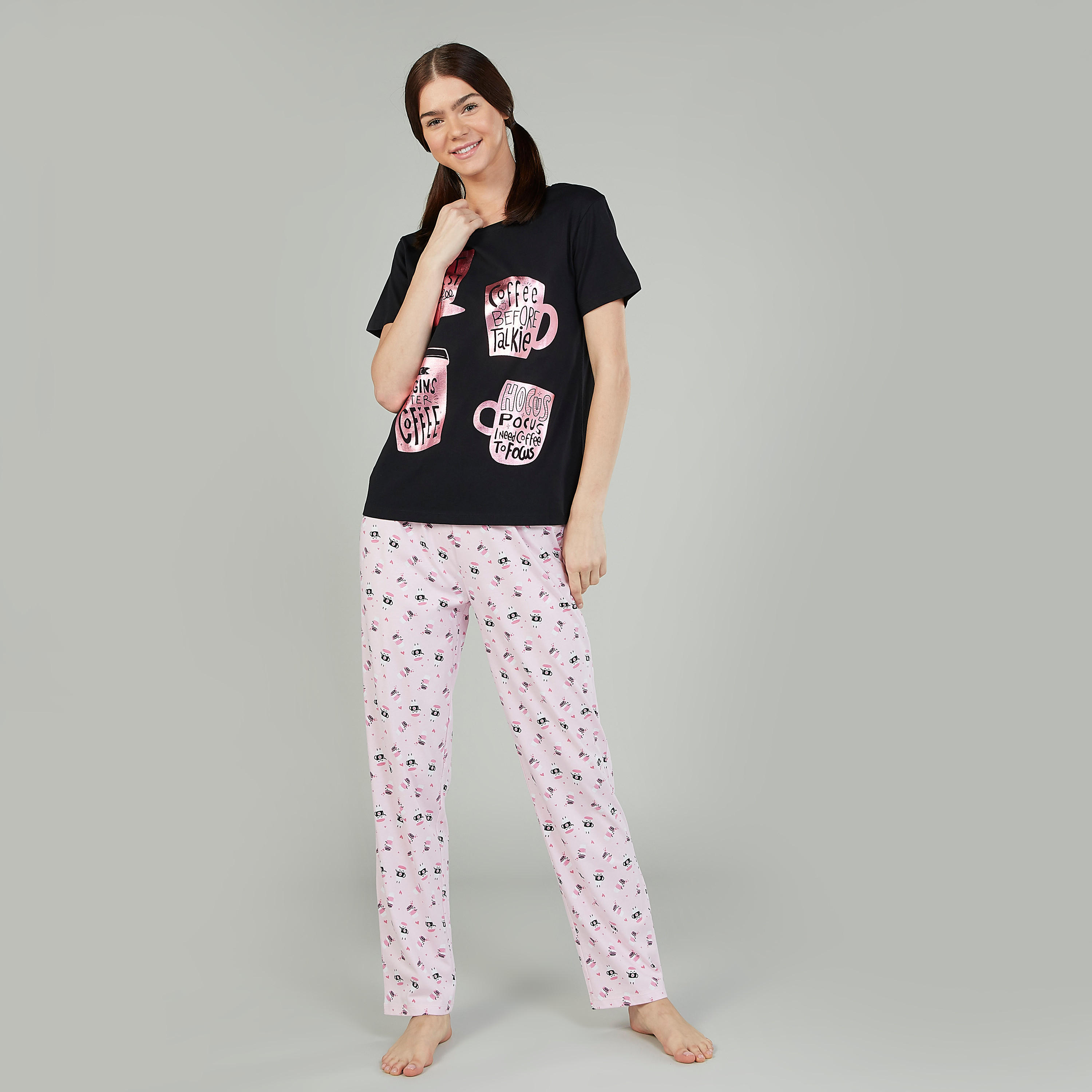 طقم بنطلون بيجاما وتيشيرت بياقة مستديرة وطبعات-women-clothing-nightwear-pyjamas-longsets-image-5