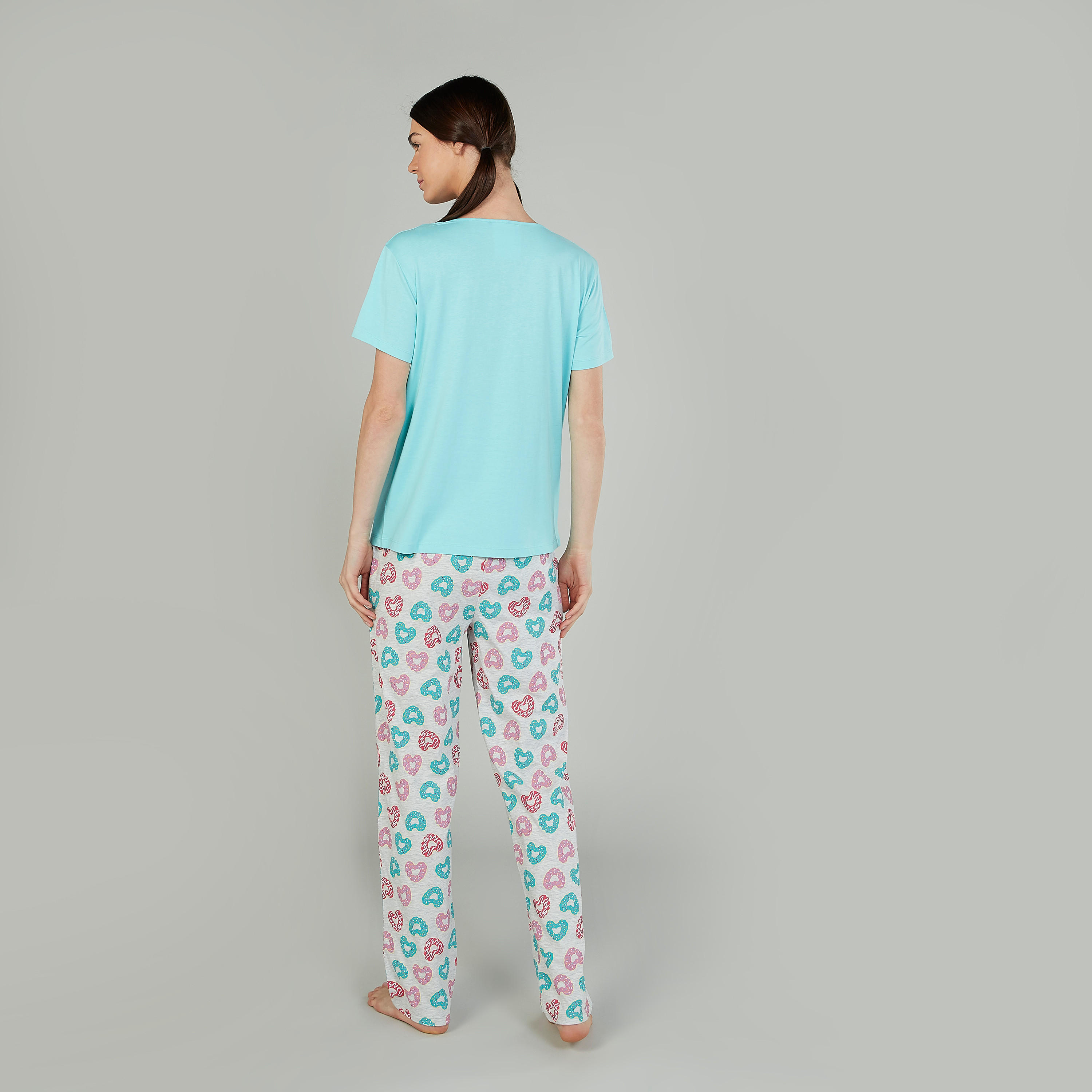 طقم بنطلون بيجاما وتيشيرت بياقة مستديرة وطبعات-women-clothing-nightwear-pyjamas-longsets-image-2