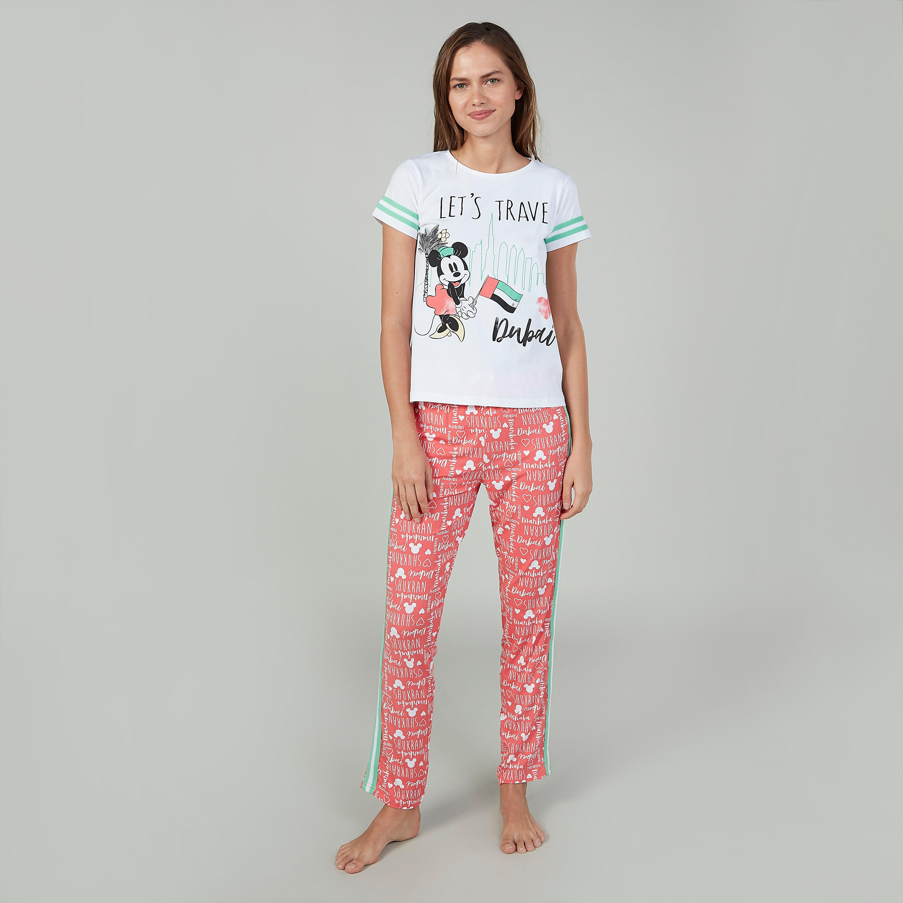طقم بنطلون رياضي طويل مع تيشيرت بياقة مستديرة وطبعات ميكي ماوس-women-clothing-nightwear-pyjamas-longsets-image-1