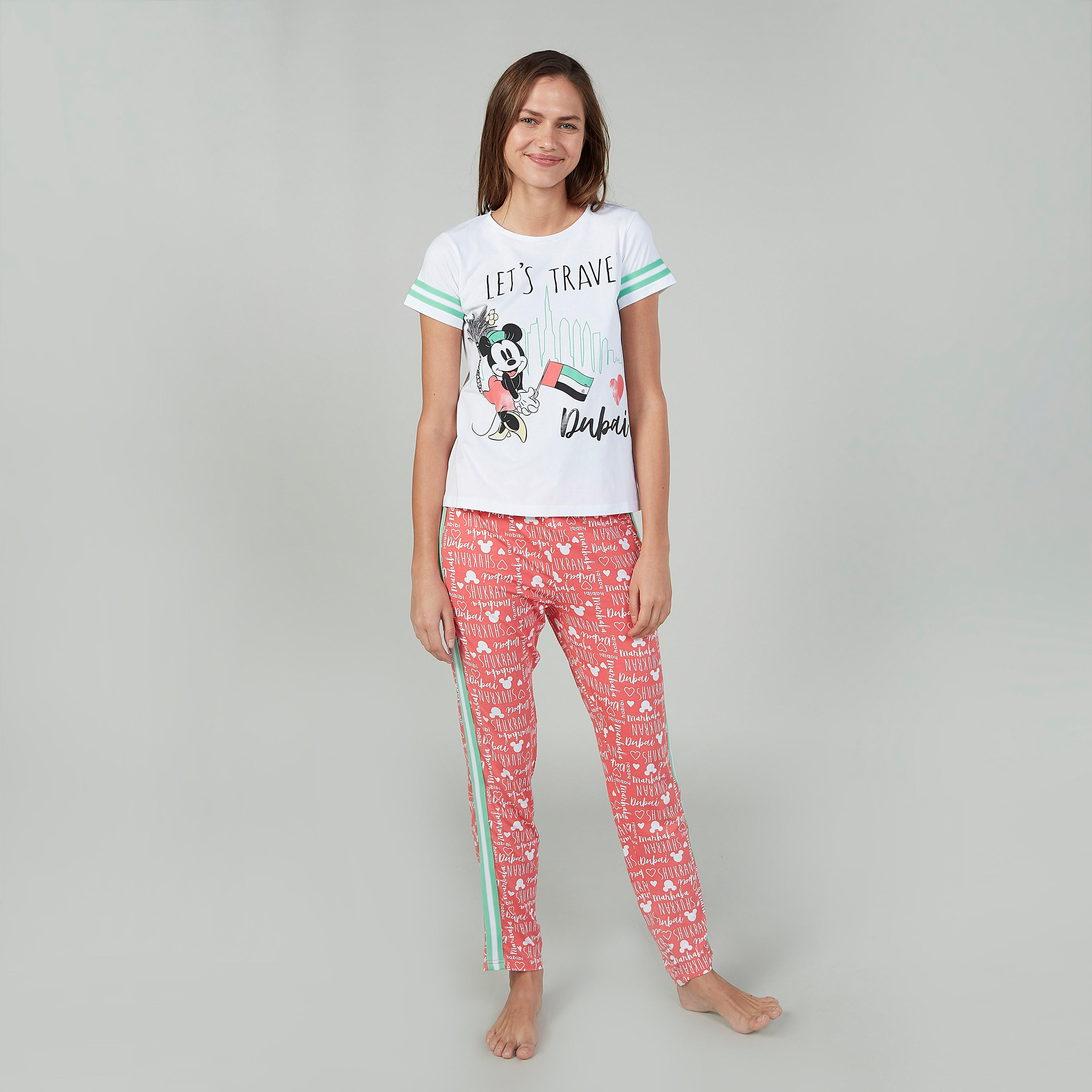 طقم بنطلون رياضي طويل مع تيشيرت بياقة مستديرة وطبعات ميكي ماوس-women-clothing-nightwear-pyjamas-longsets-image-2