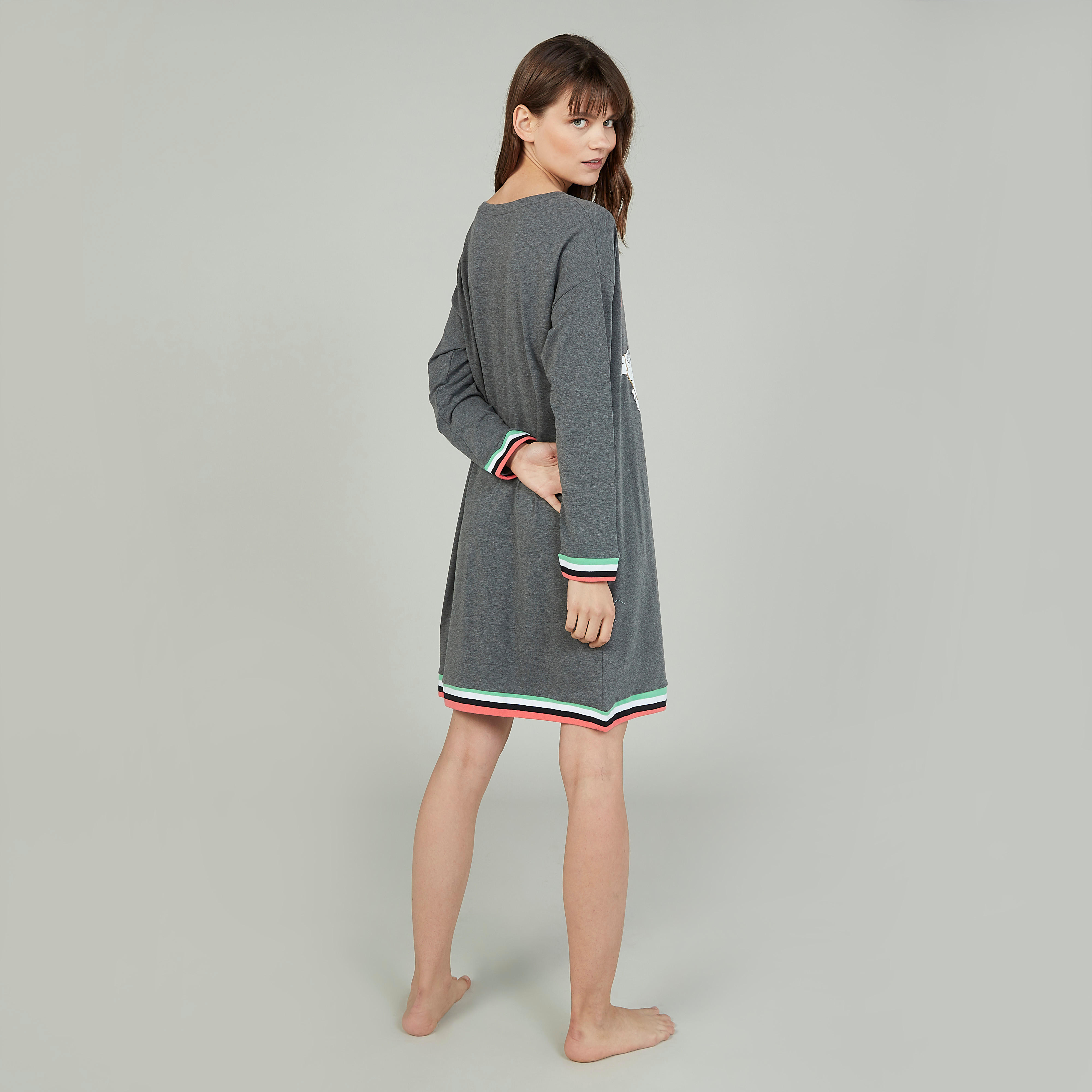 قميص نوم بياقة مستديرة وأكمام طويلة وطبعات ميني ماوس-women-clothing-nightwear-nighties-image-4
