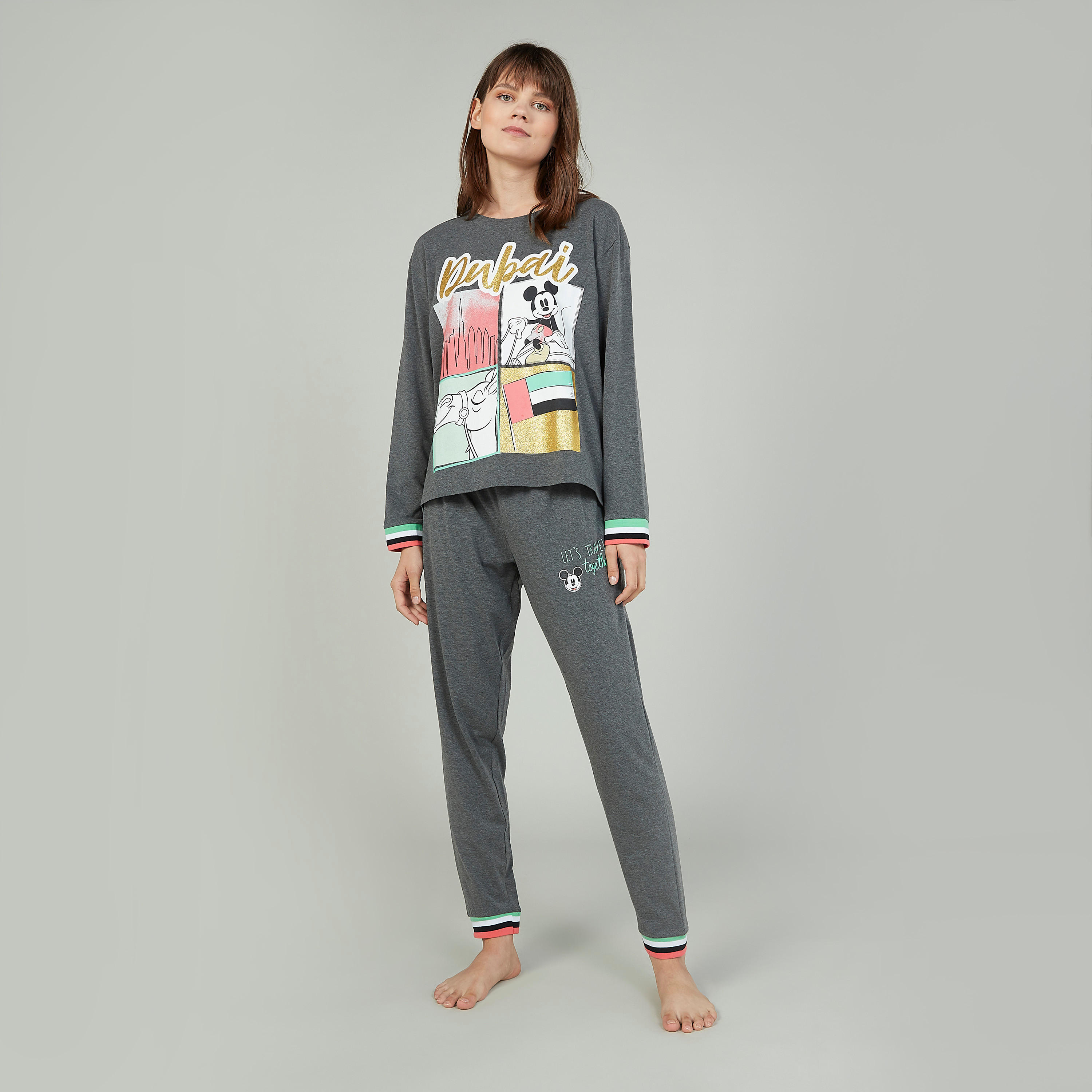 طقم بنطلون رياضي طويل مع تيشيرت بأكمام طويلة وطبعات ميكي ماوس-women-clothing-nightwear-pyjamas-longsets-image-1