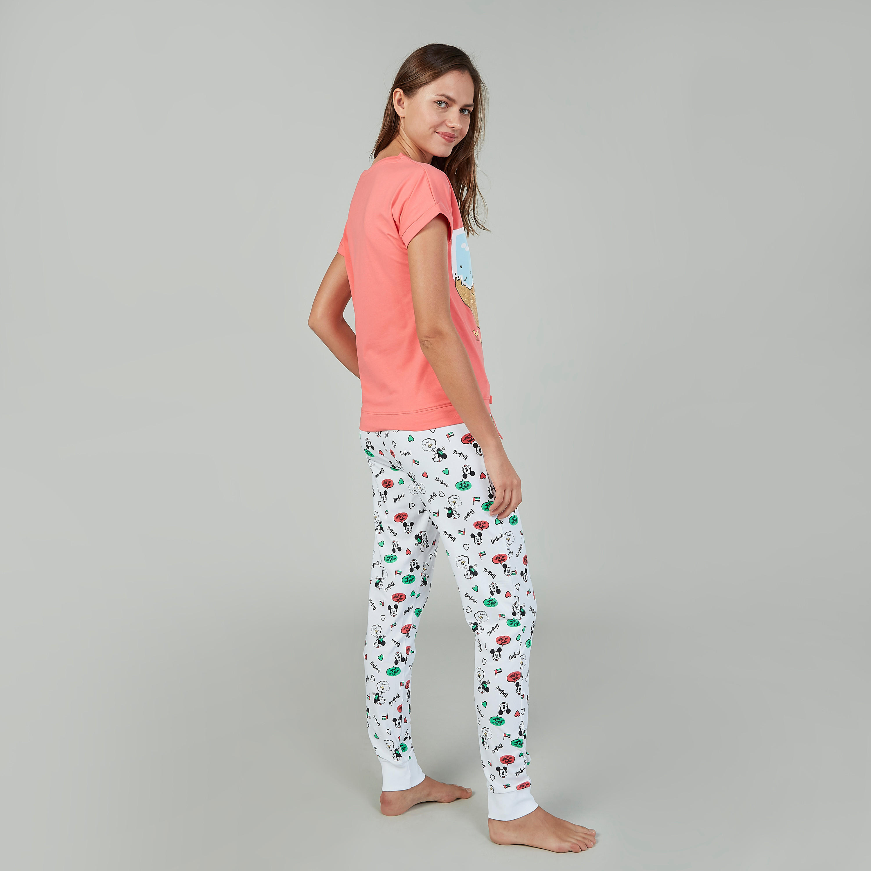 طقم بنطلون رياضي طويل مع تيشيرت بياقة مستديرة وطبعات ميكي ماوس-women-clothing-nightwear-pyjamas-longsets-image-4