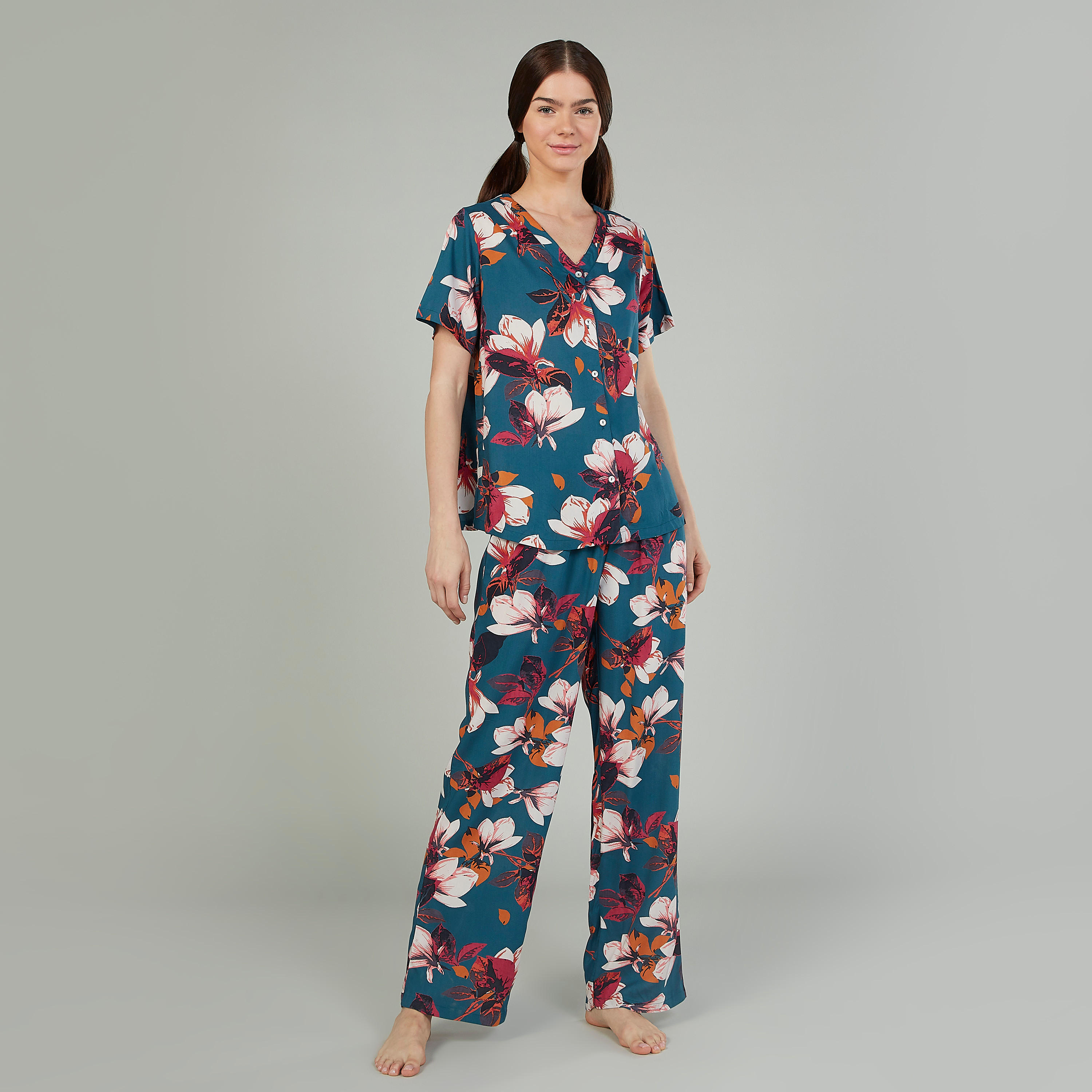 طقم بنطلون بيجاما وقناع للعينين وقميص بأكمام قصيرة وطبعات زهرية-women-clothing-nightwear-pyjamas-longsets-image-1