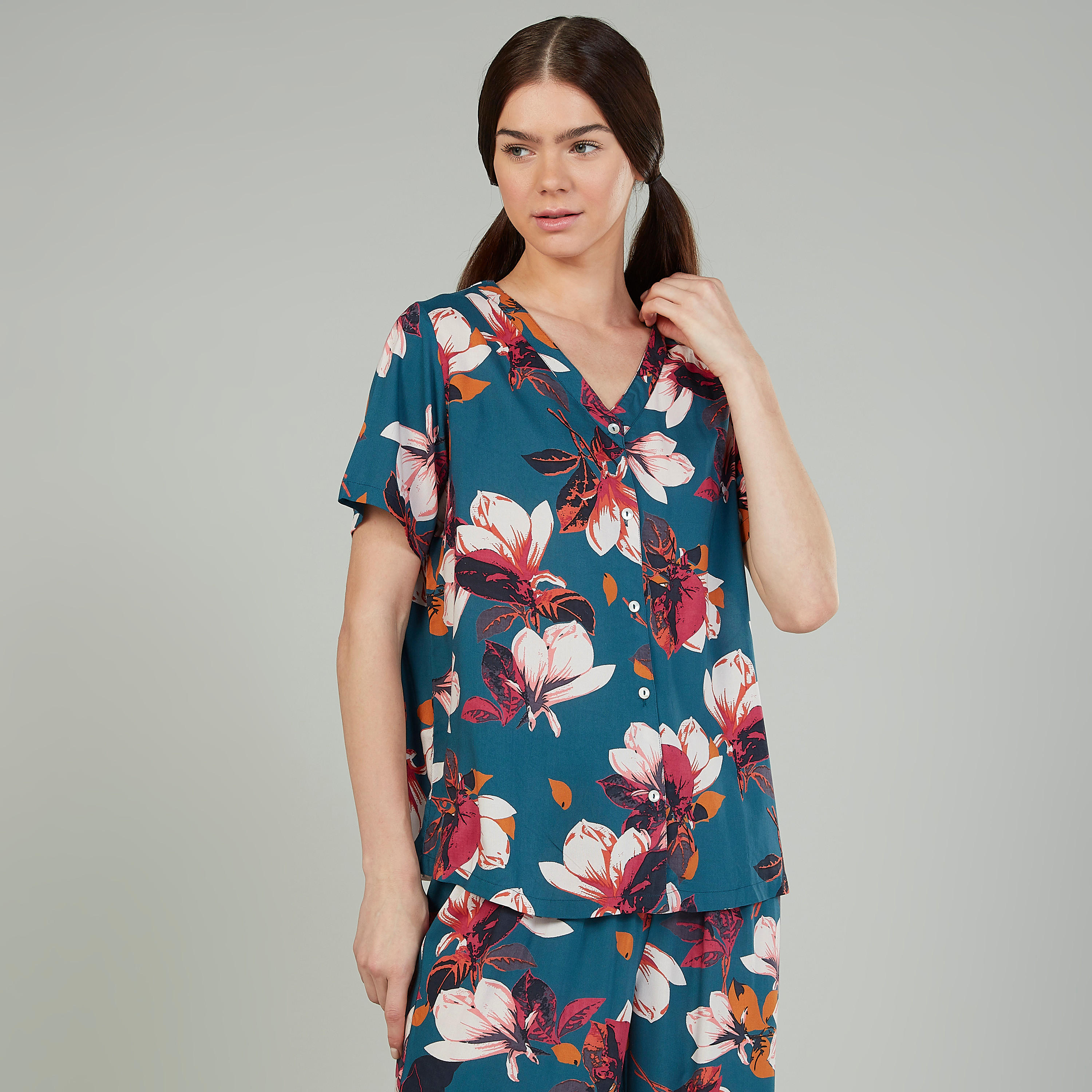 طقم بنطلون بيجاما وقناع للعينين وقميص بأكمام قصيرة وطبعات زهرية-women-clothing-nightwear-pyjamas-longsets-image-5
